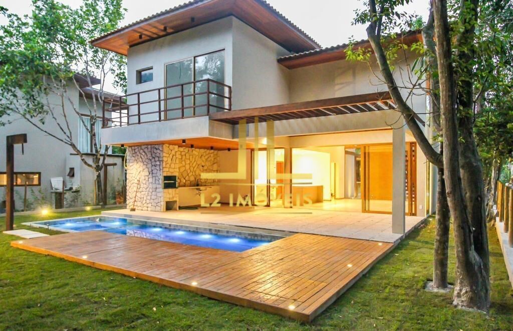 Casa à venda com 4 quartos, 230m² - Foto 1