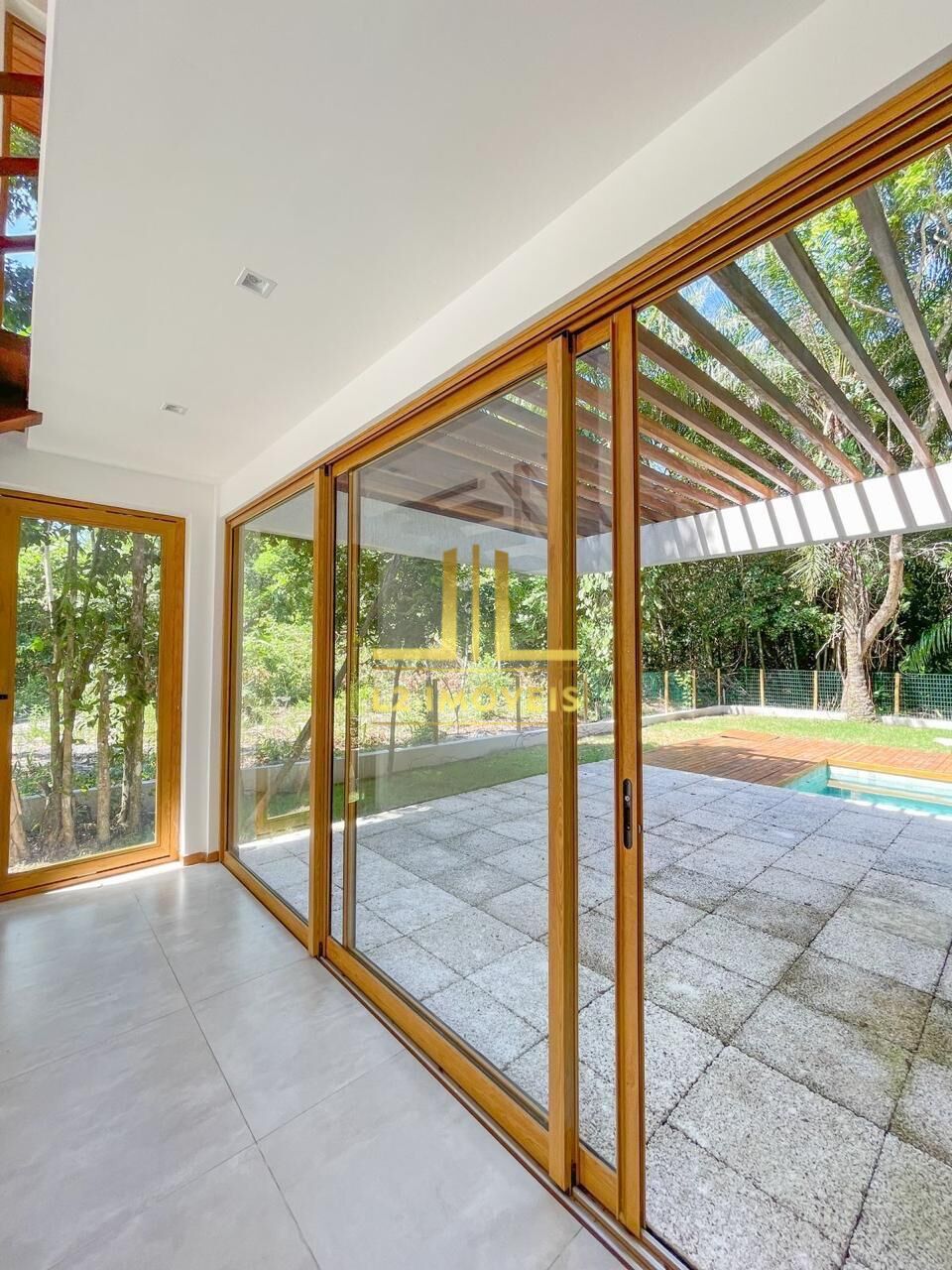Casa à venda com 4 quartos, 230m² - Foto 11