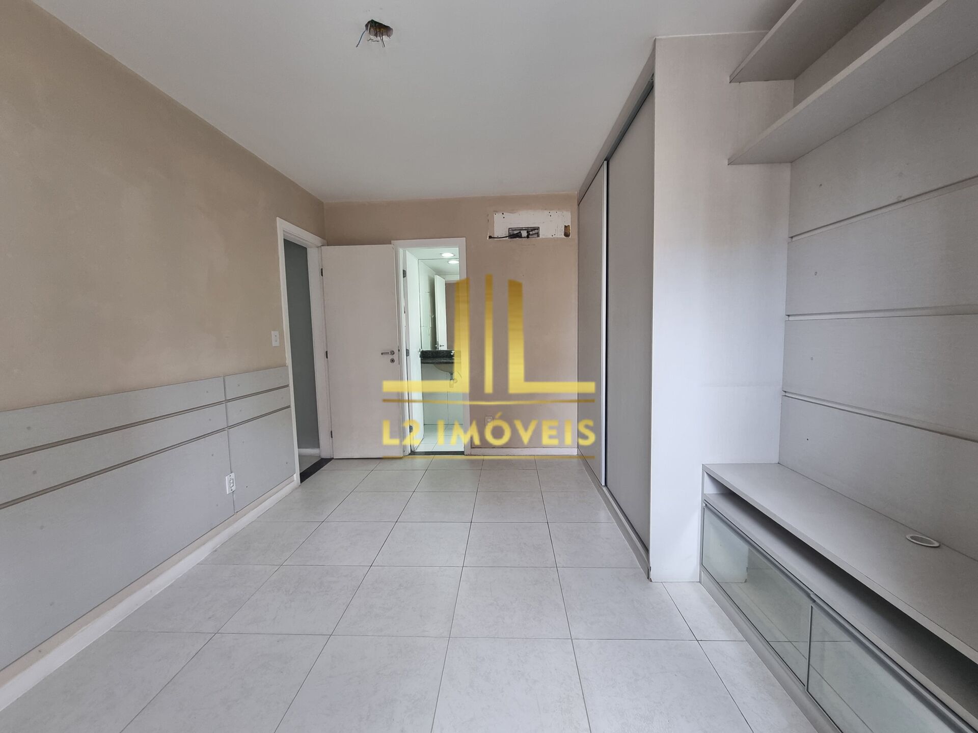 Apartamento à venda com 3 quartos, 95m² - Foto 4