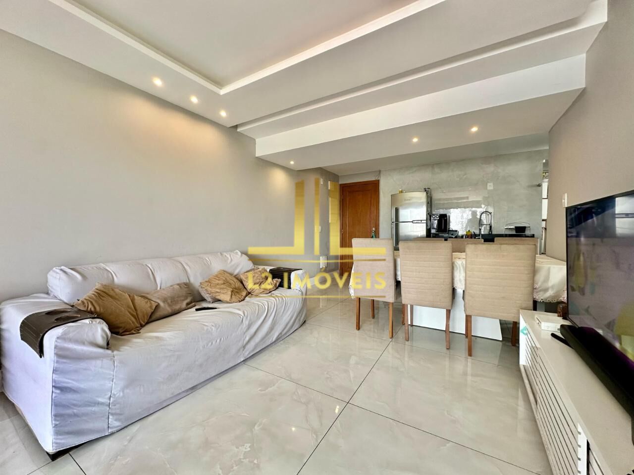 Apartamento à venda com 3 quartos, 88m² - Foto 2