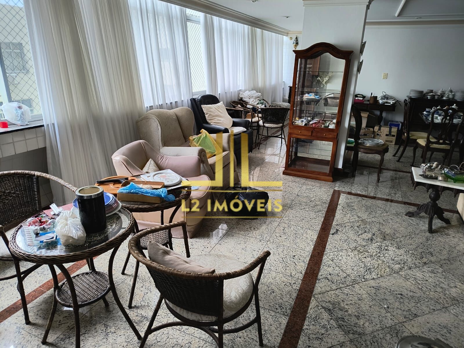 Apartamento à venda com 3 quartos, 200m² - Foto 4