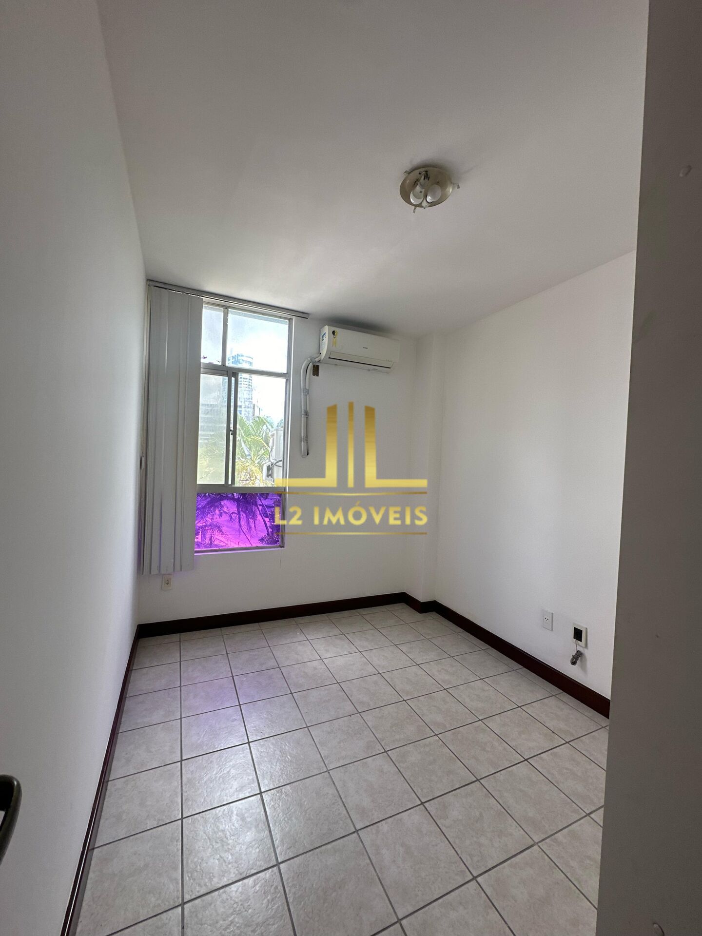 Apartamento - Caminho das árvores