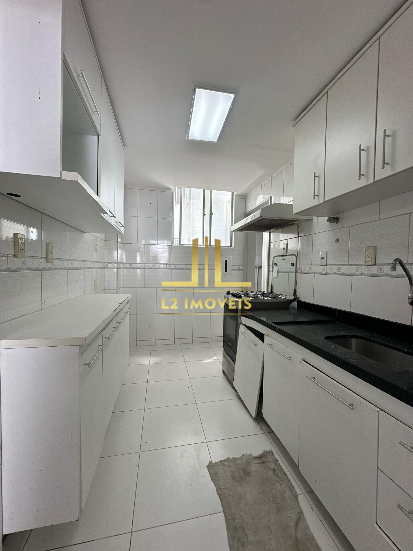 Apartamento - Caminho das árvores