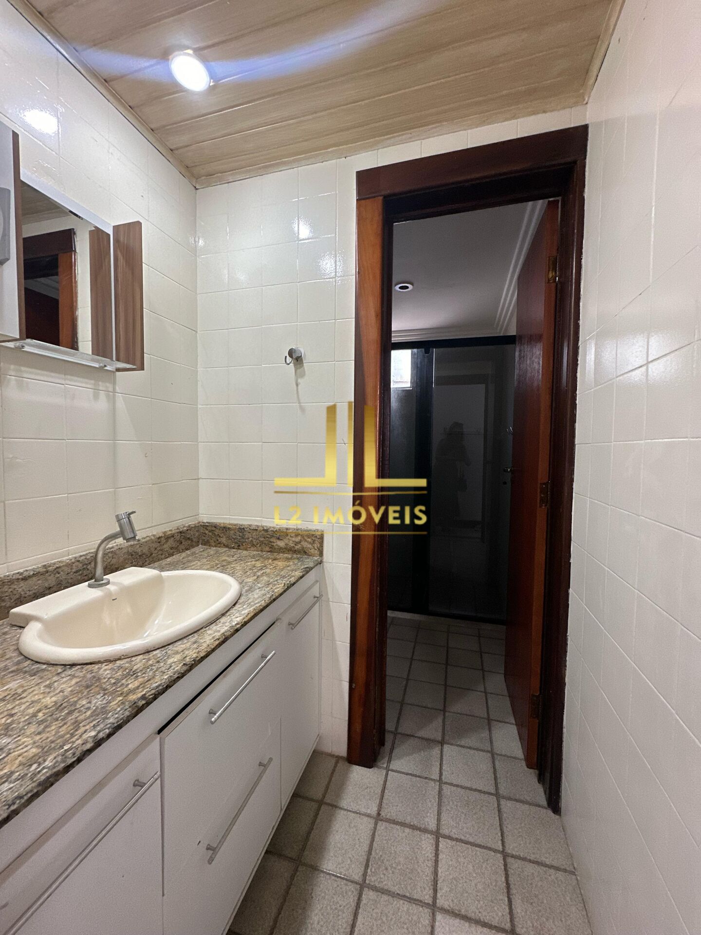 Apartamento - Caminho das árvores