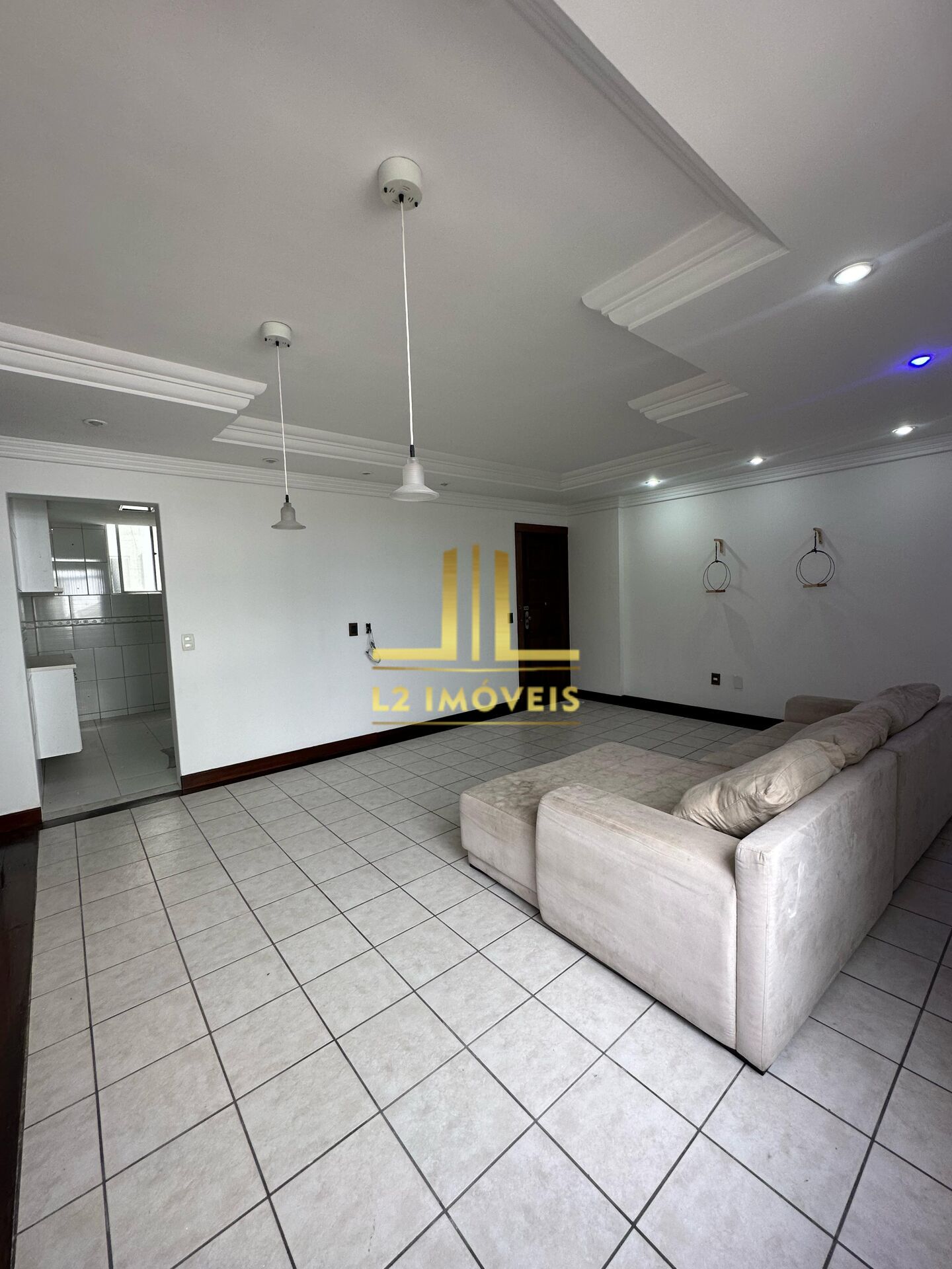 Apartamento - Caminho das árvores
