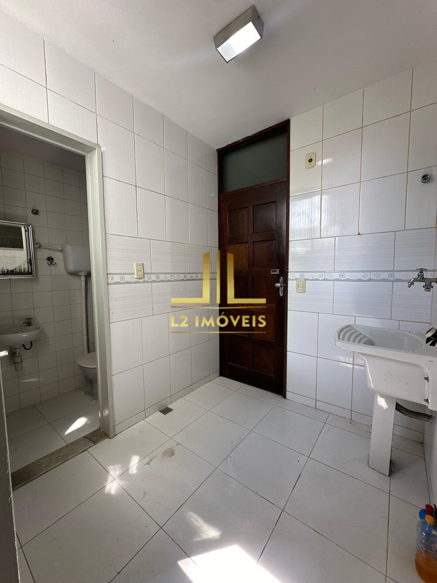 Apartamento - Caminho das árvores