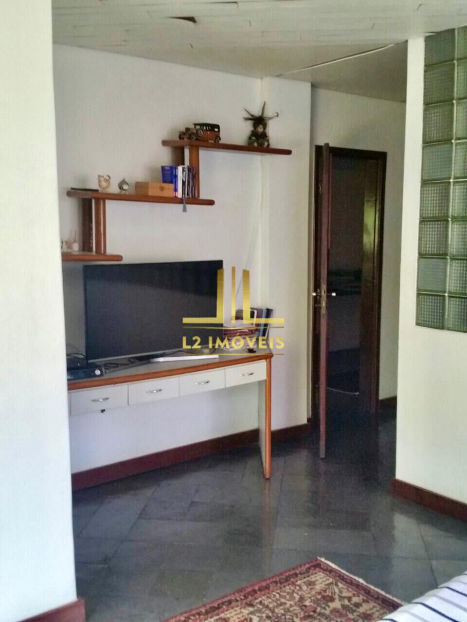 Casa à venda com 3 quartos, 389m² - Foto 14