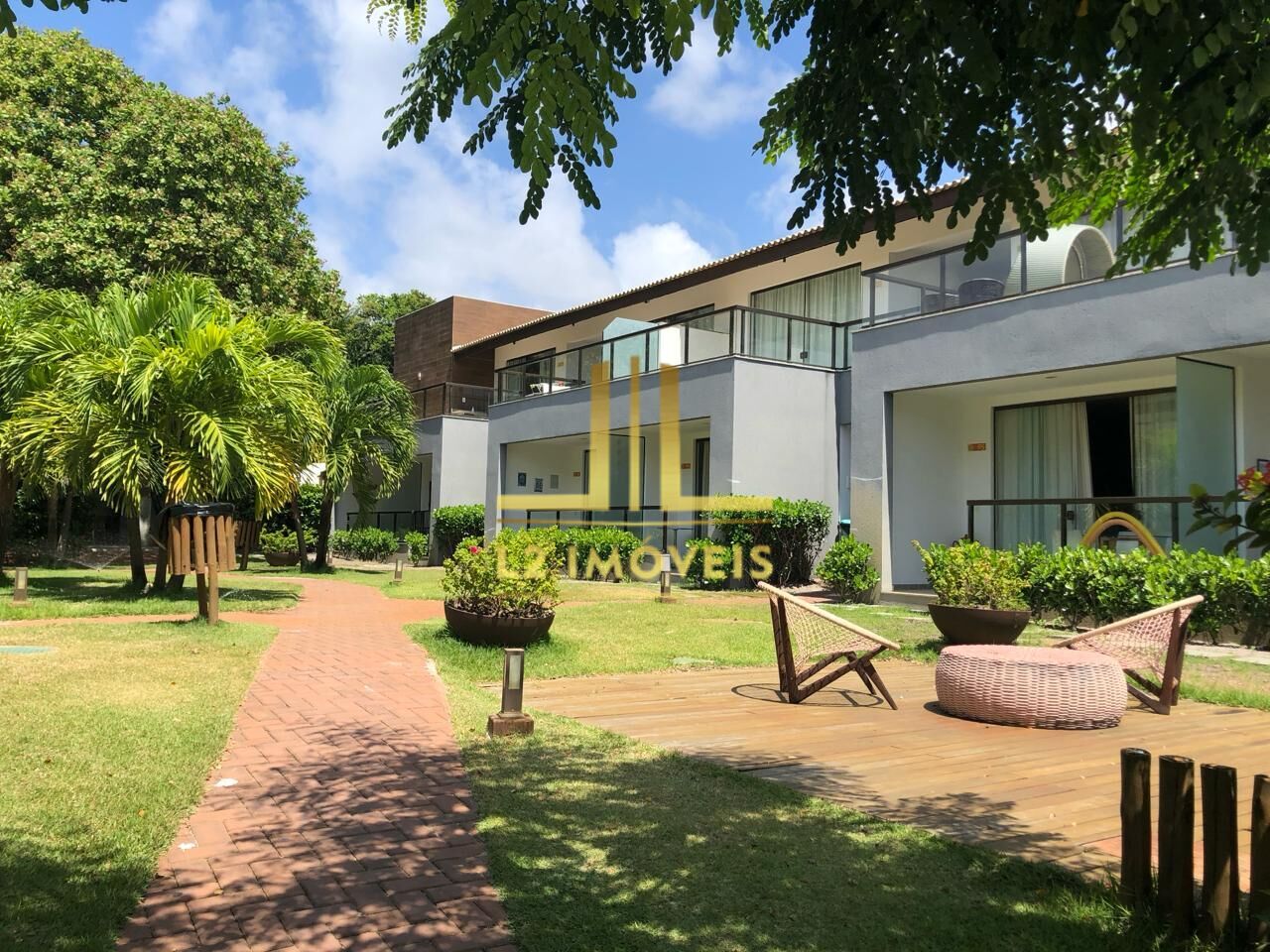 Casa à venda com 3 quartos, 123m² - Foto 1