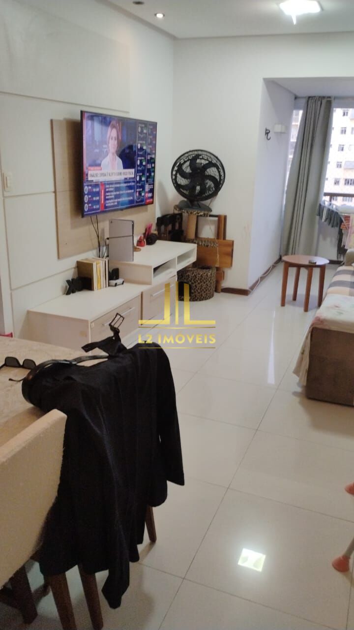 Apartamento à venda com 2 quartos, 70m² - Foto 2
