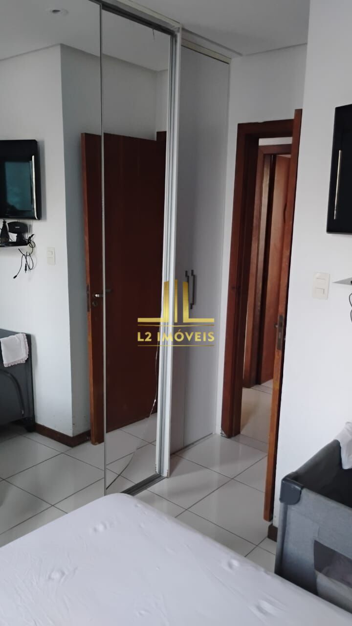 Apartamento à venda com 2 quartos, 70m² - Foto 3