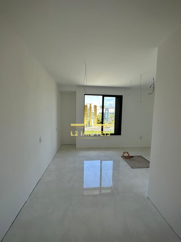 Casa à venda com 4 quartos, 280m² - Foto 2