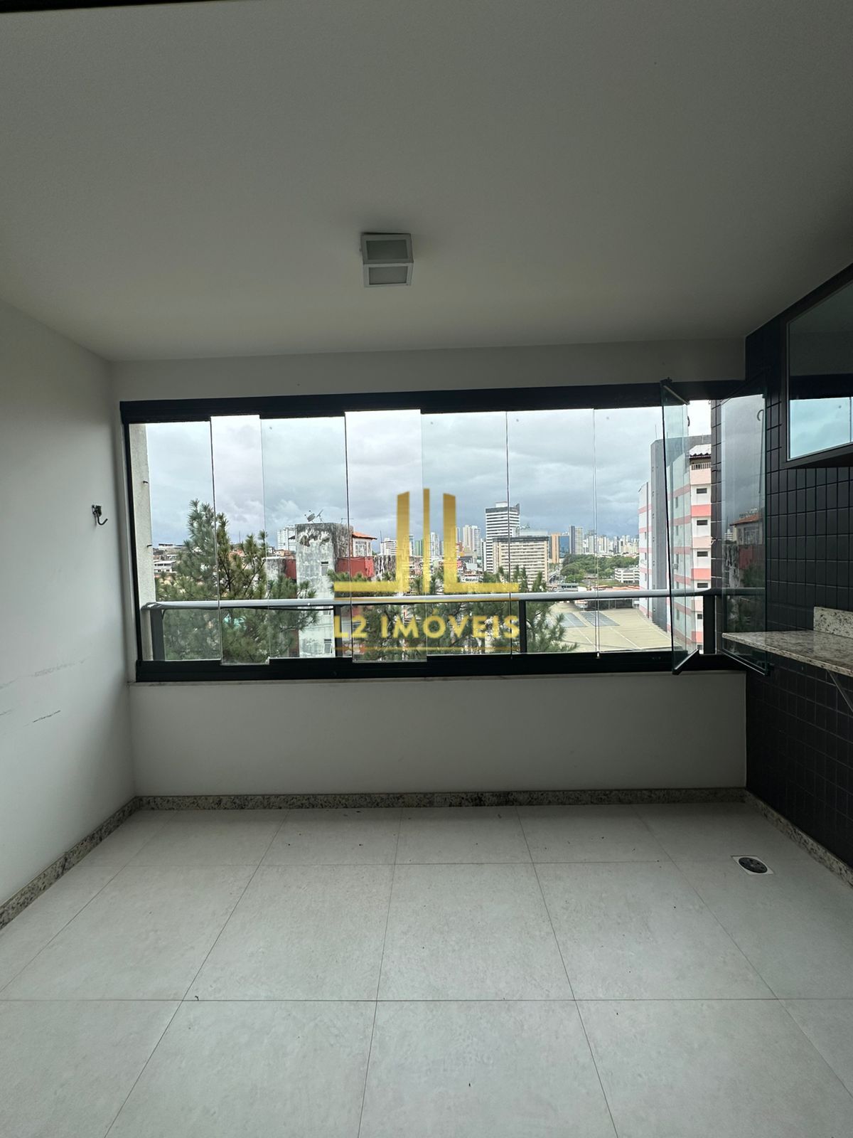 Apartamento à venda com 2 quartos, 69m² - Foto 4