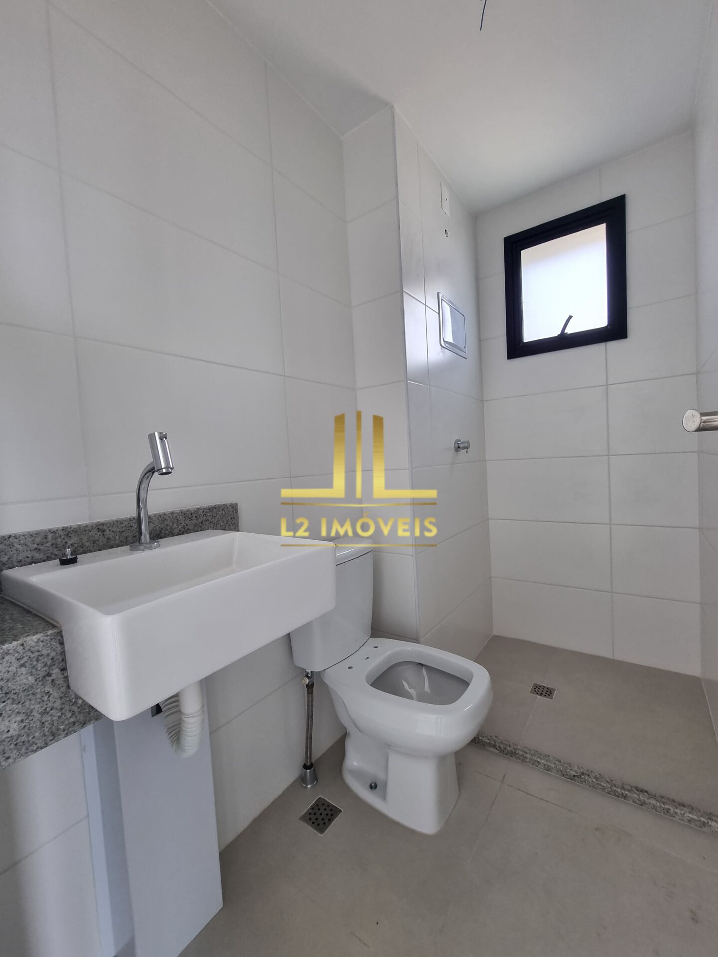 Apartamento - Caminho das árvores