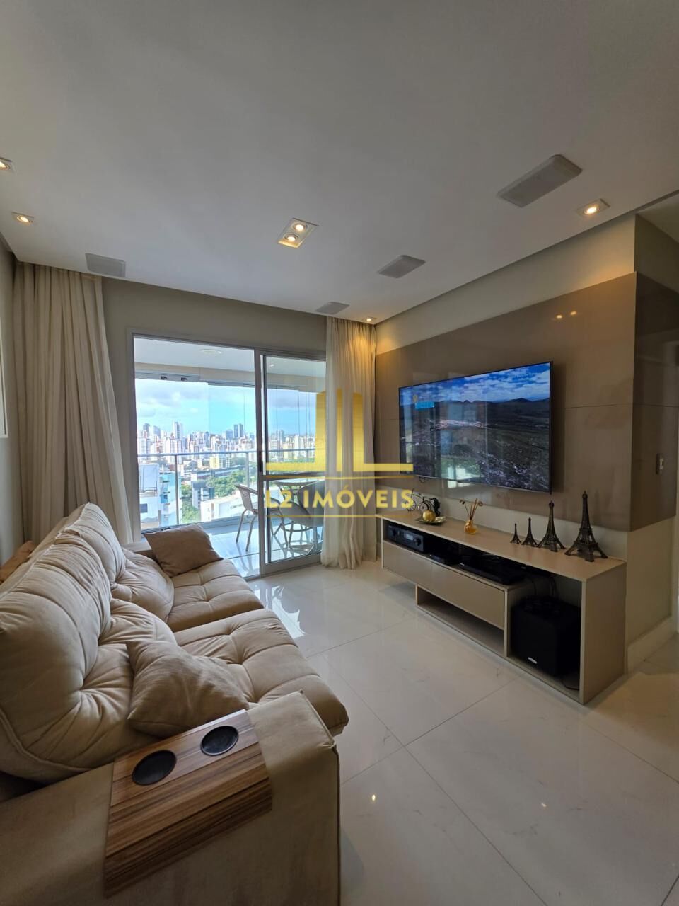 Apartamento à venda com 2 quartos, 92m² - Foto 1