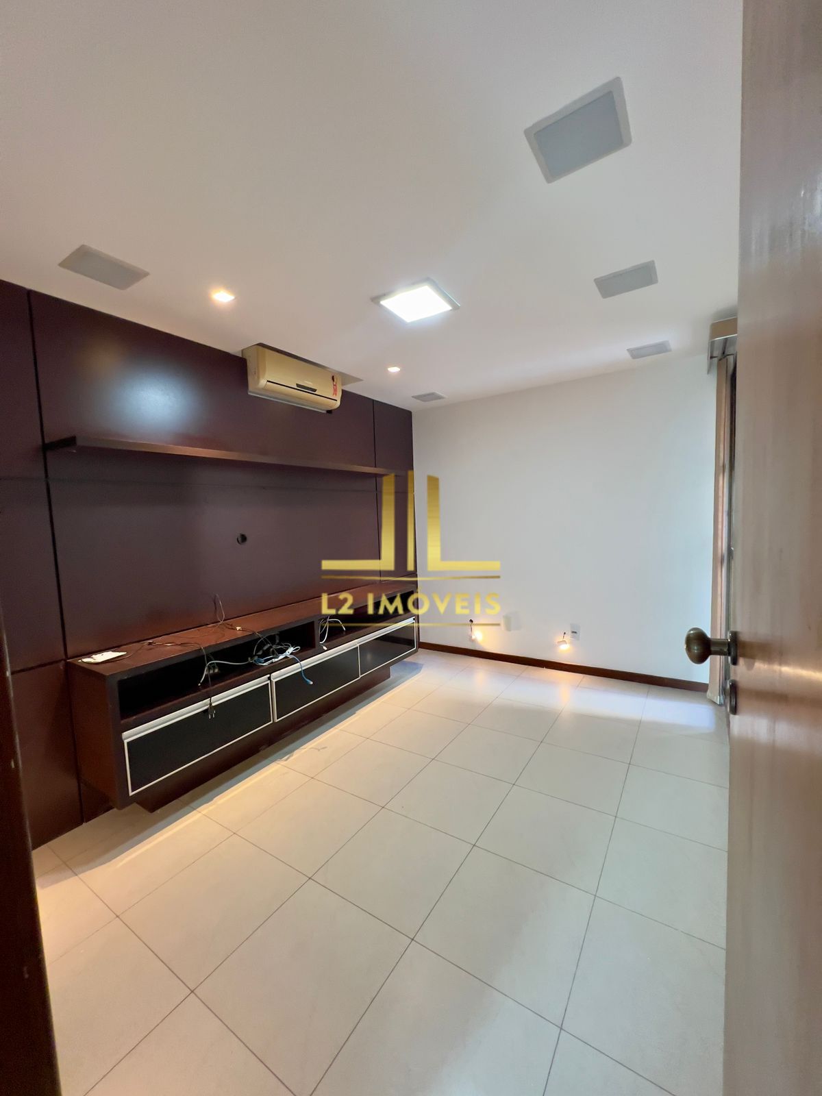 Apartamento à venda com 3 quartos, 143m² - Foto 7