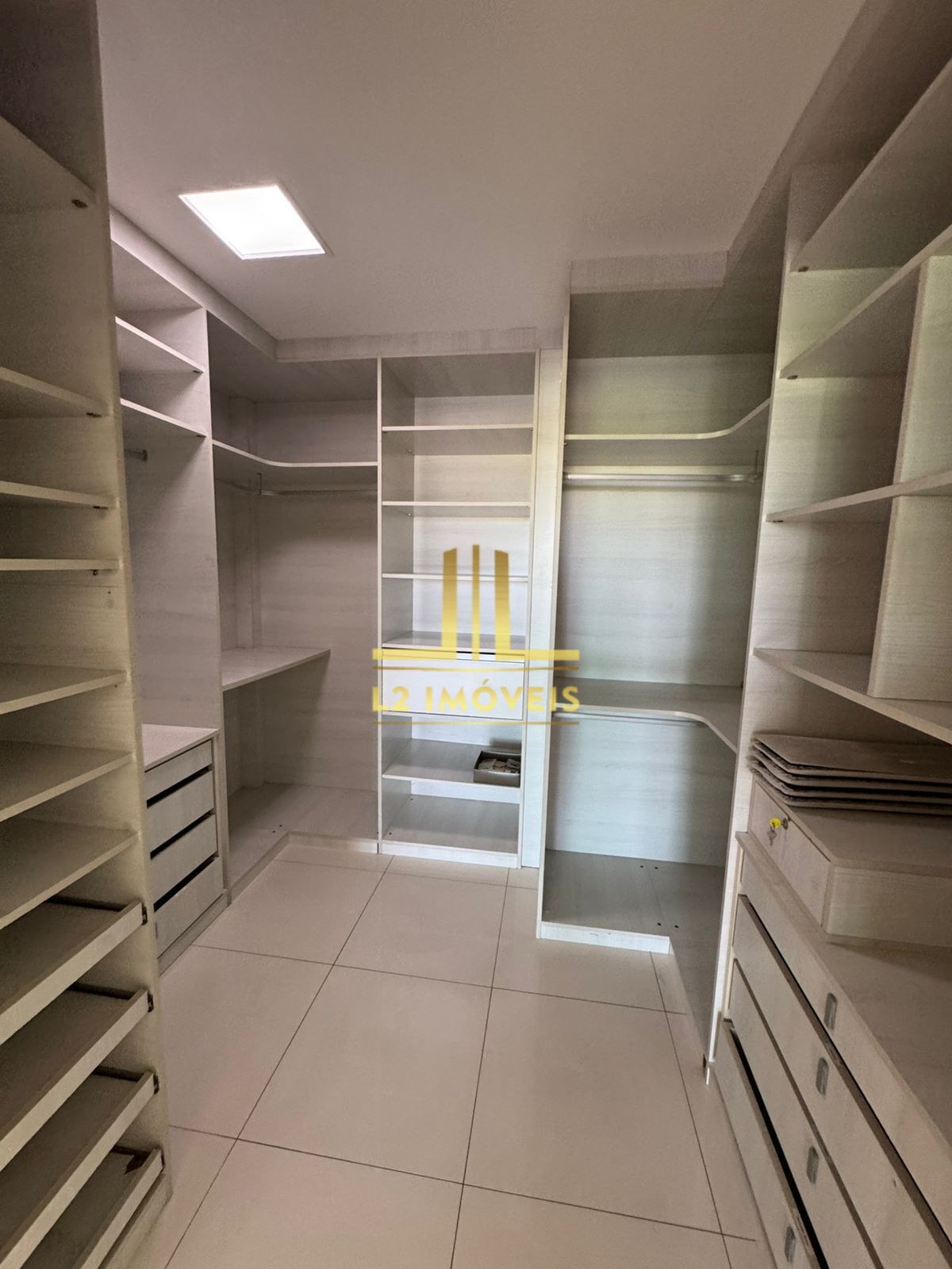 Casa para alugar com 4 quartos, 424m² - Foto 27