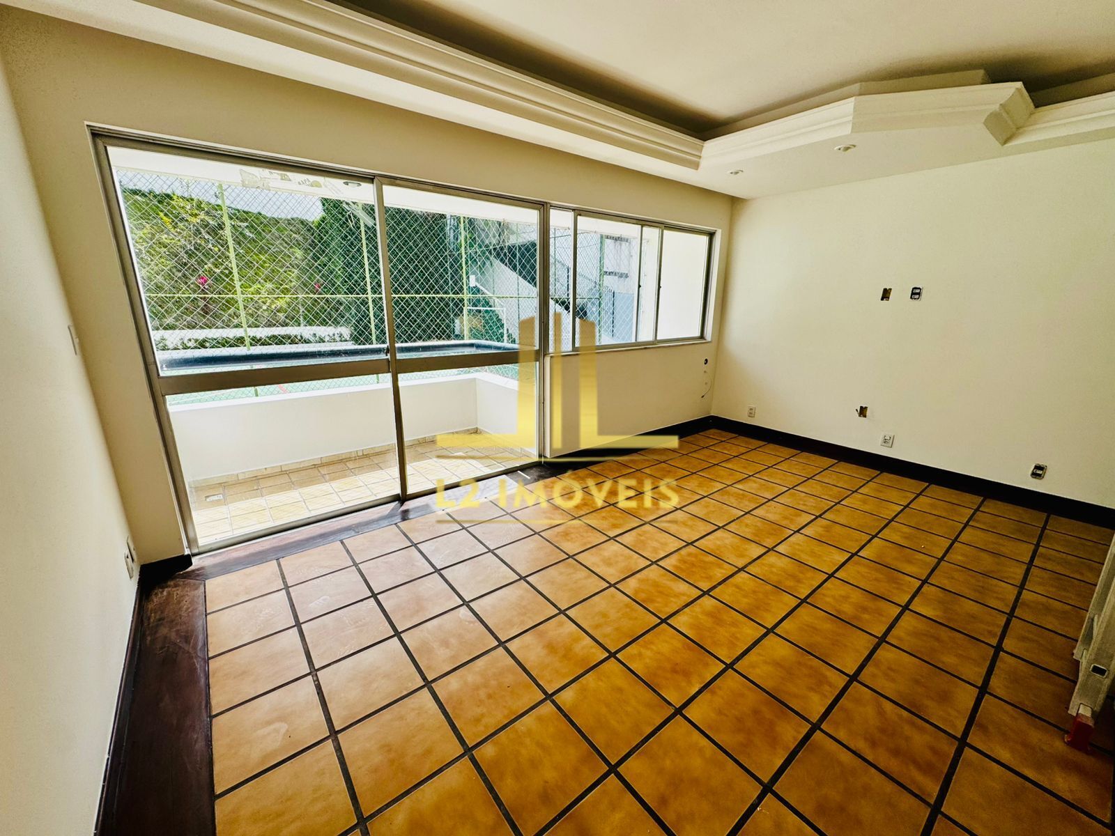Apartamento à venda com 3 quartos, 124m² - Foto 1
