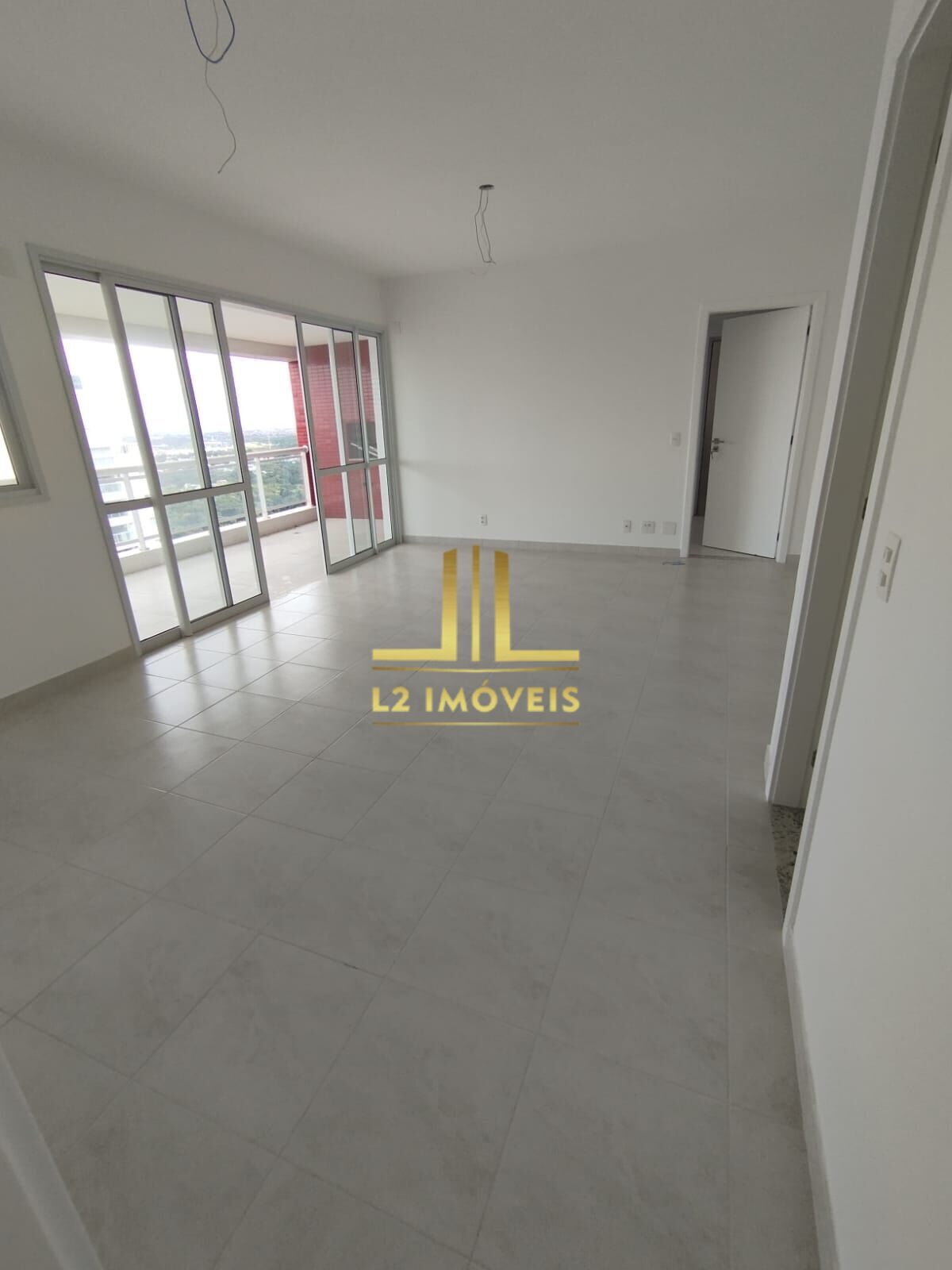 Apartamento à venda com 3 quartos, 134m² - Foto 2