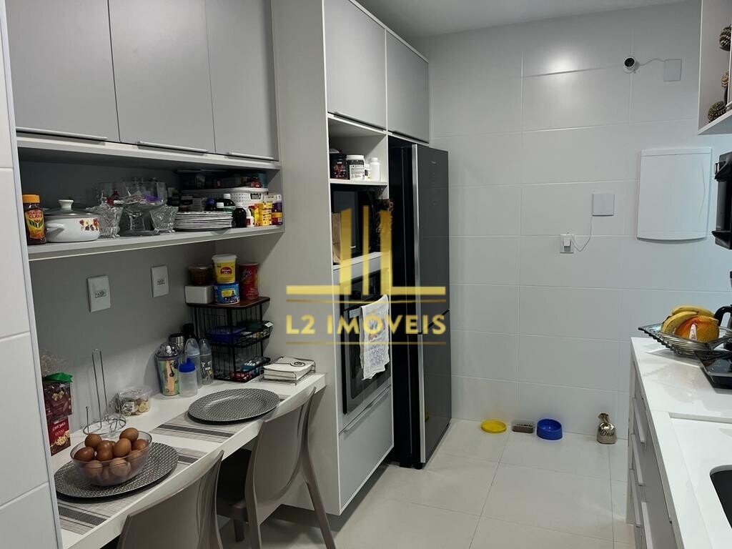 Apartamento - Buraquinho