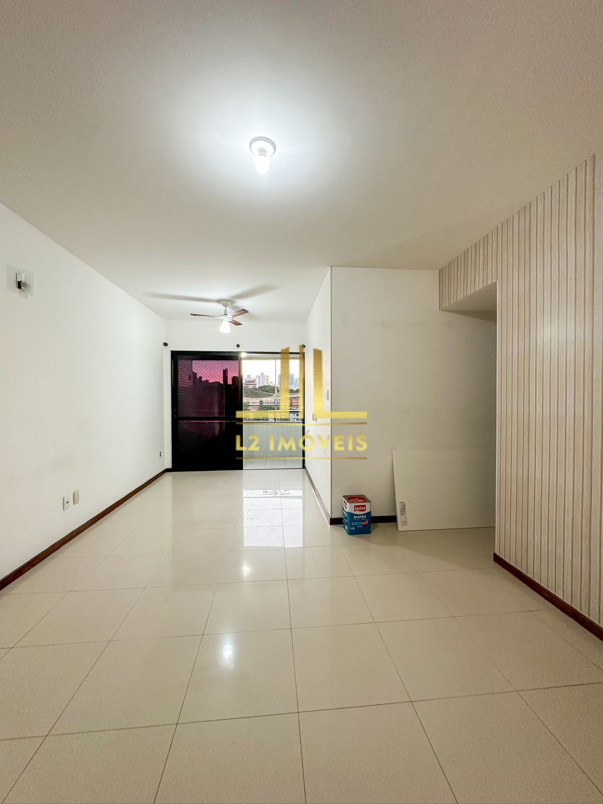 Apartamento à venda com 3 quartos, 90m² - Foto 1