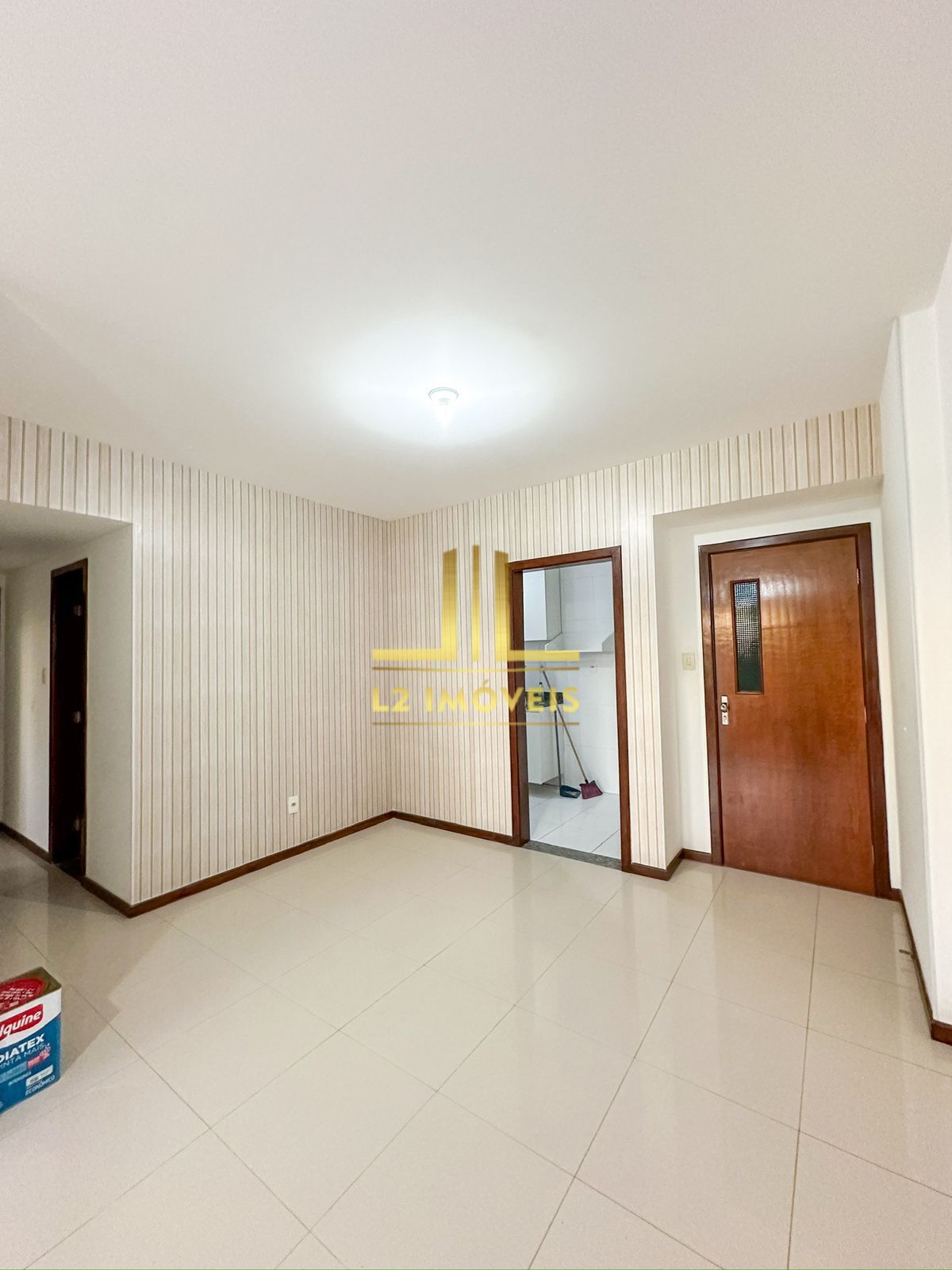 Apartamento à venda com 3 quartos, 90m² - Foto 4