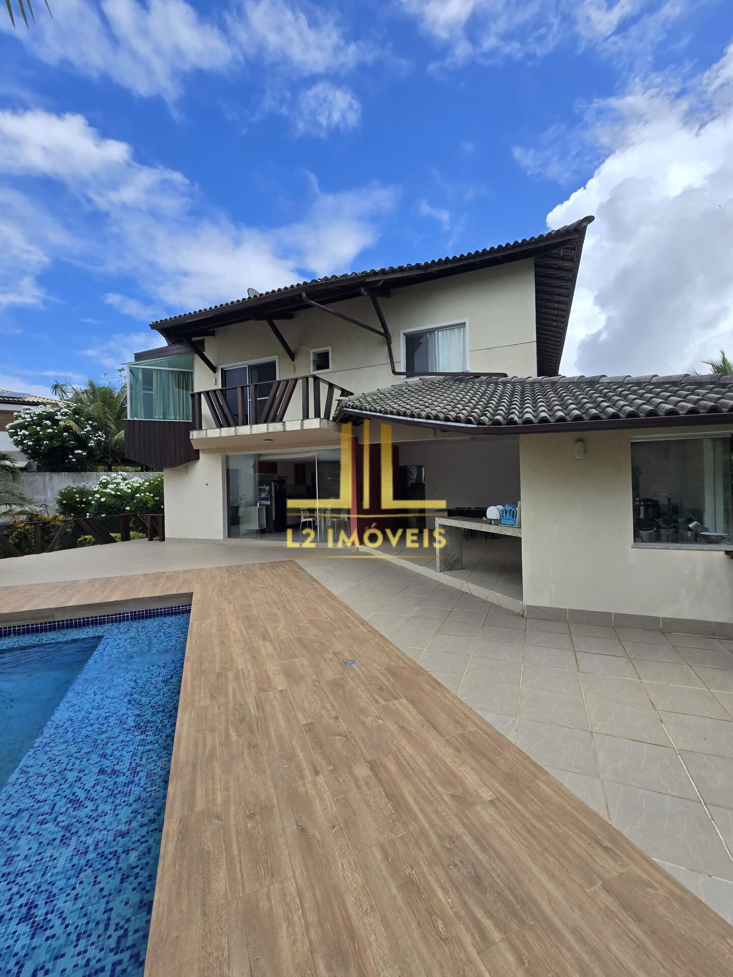 Casa à venda com 3 quartos, 450m² - Foto 2