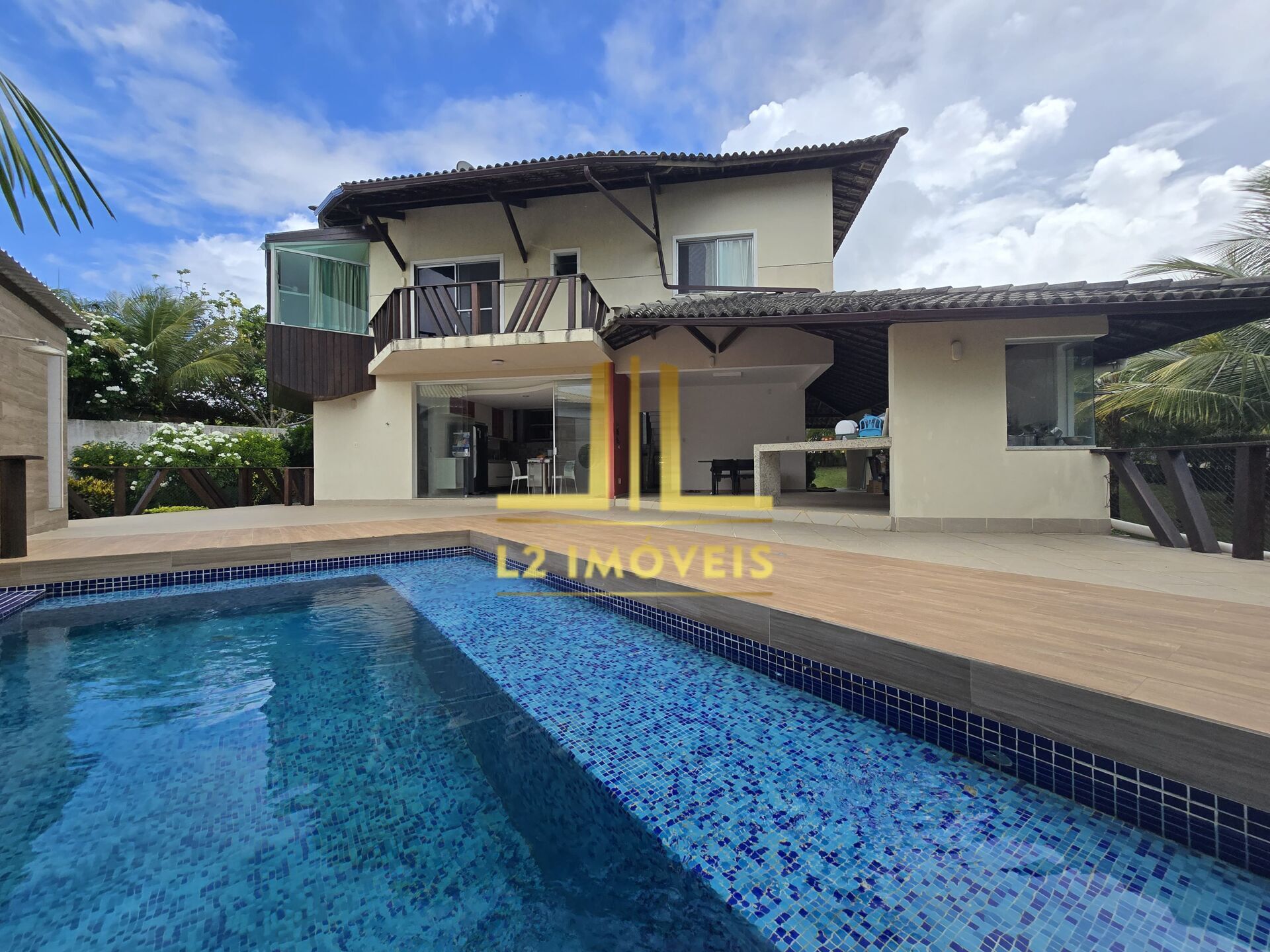Casa à venda com 3 quartos, 450m² - Foto 1
