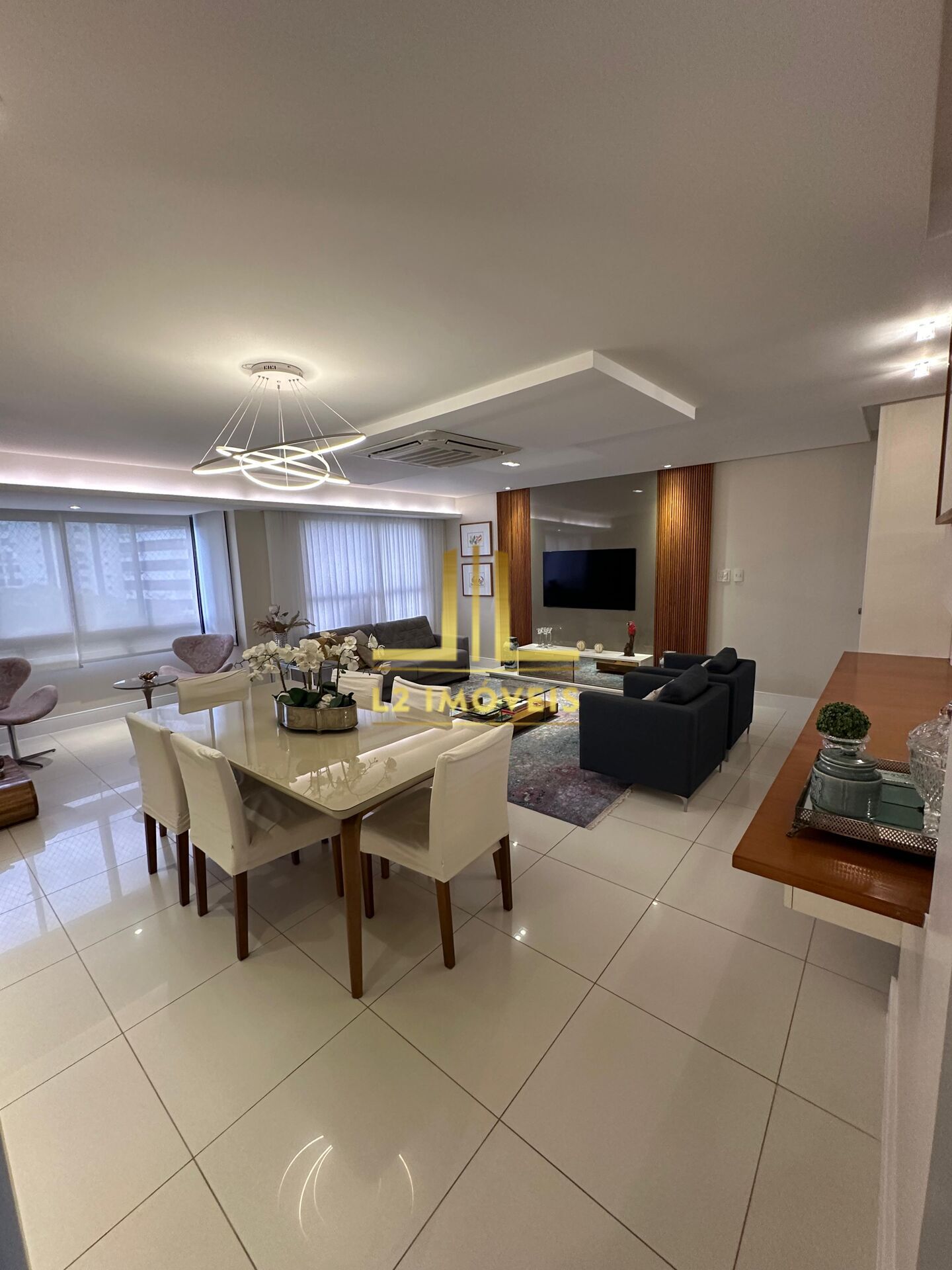 Apartamento à venda com 3 quartos, 116m² - Foto 1