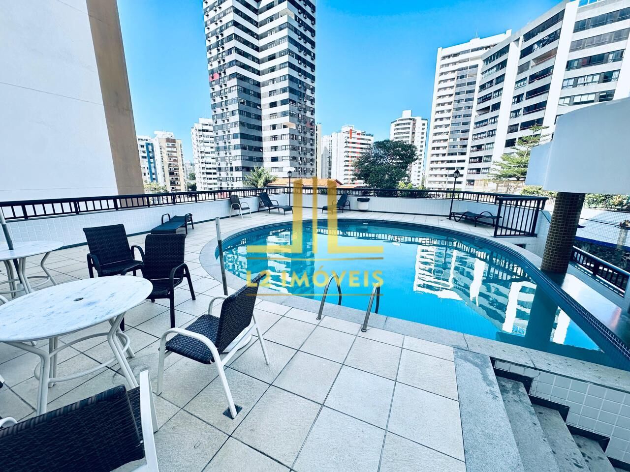 Apartamento - Caminho das árvores