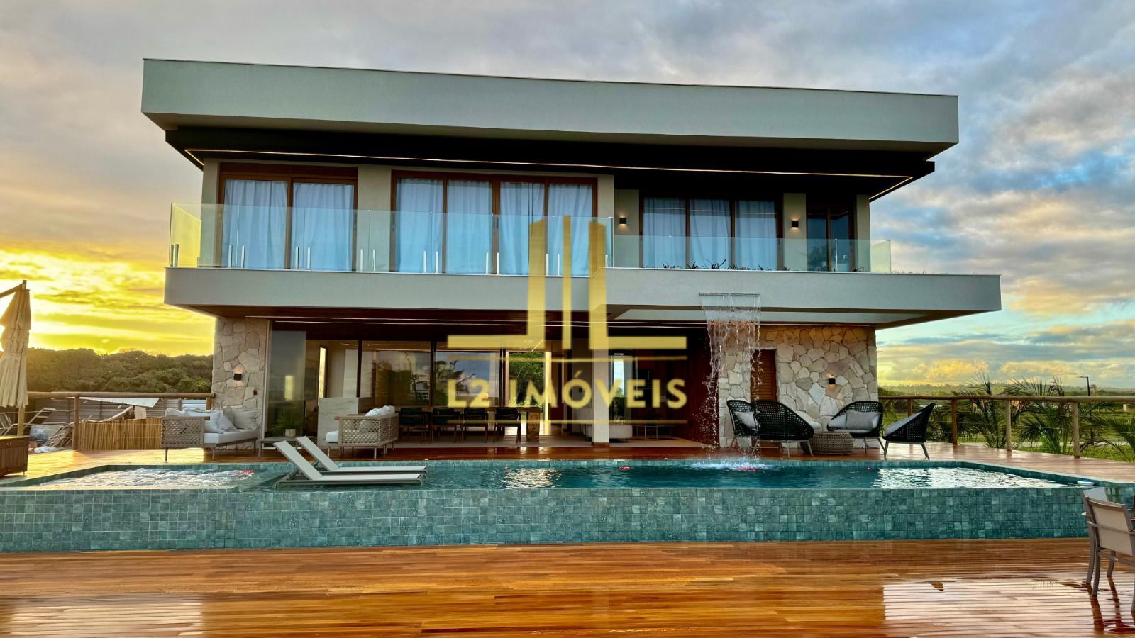 Casa à venda com 8 quartos, 615m² - Foto 1