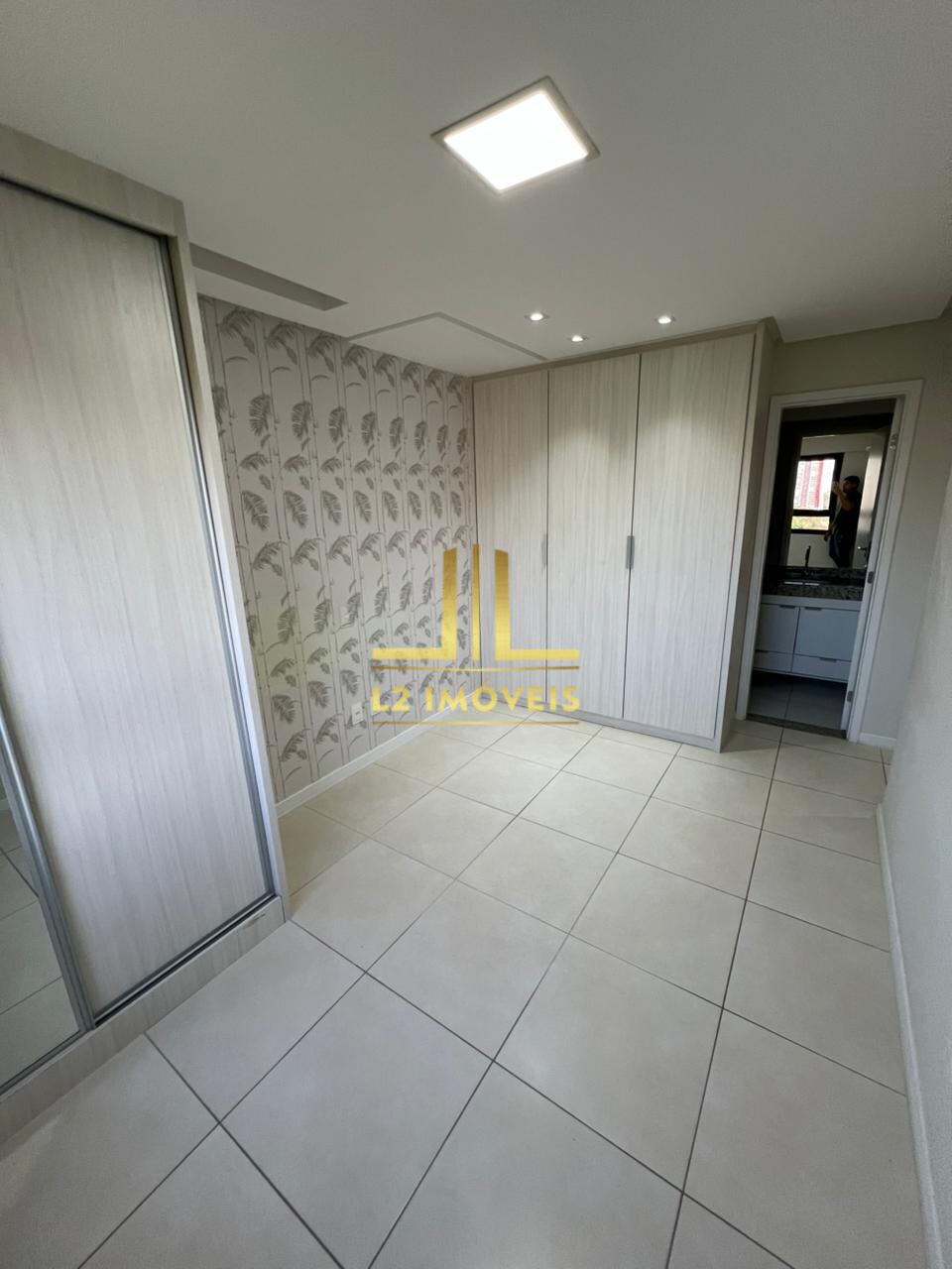 Apartamento à venda com 2 quartos, 67m² - Foto 5