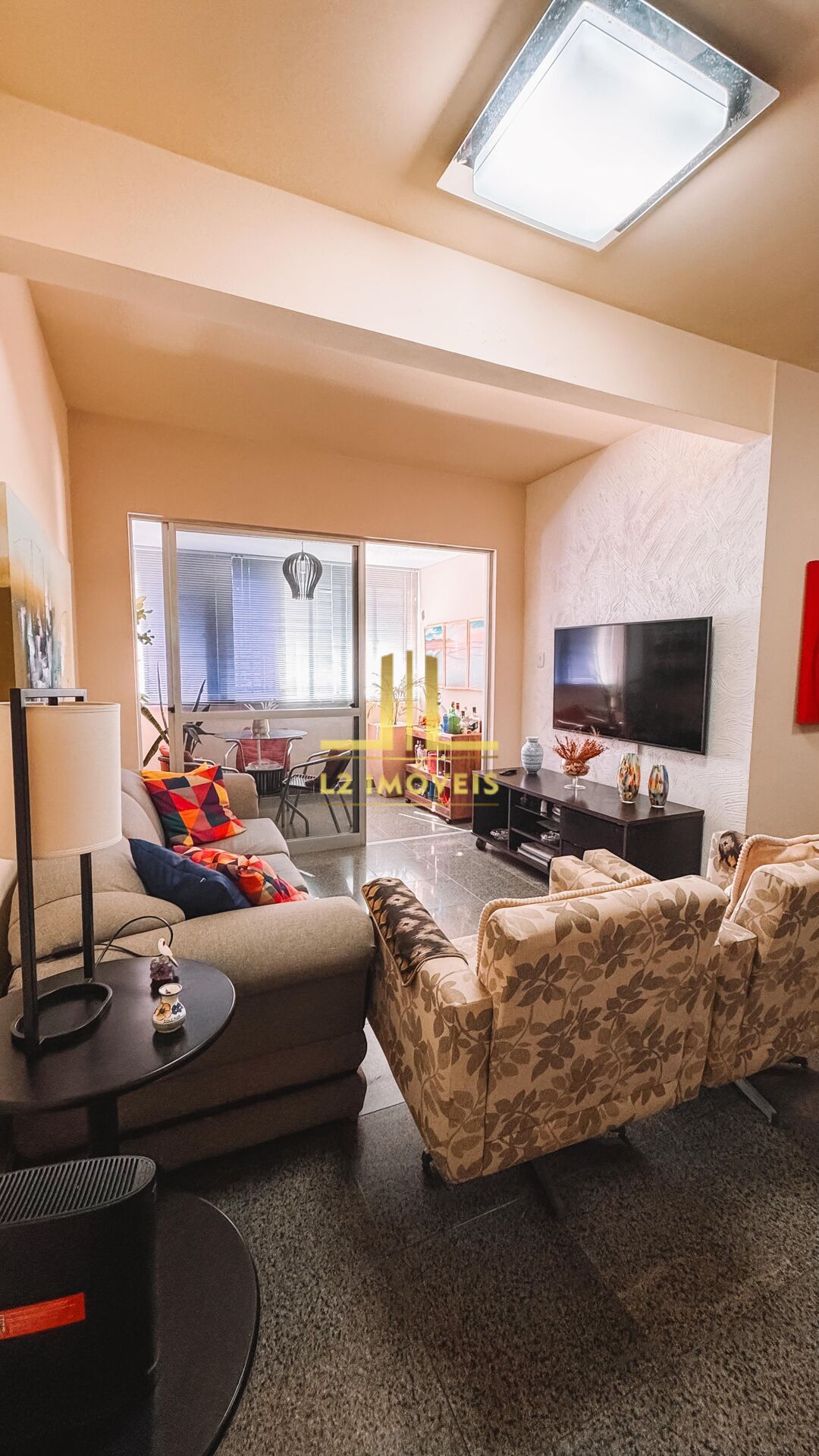 Apartamento à venda com 3 quartos, 97m² - Foto 2