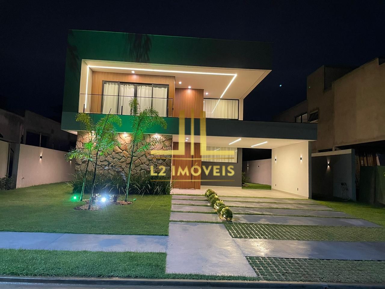 Casa à venda com 4 quartos, 273m² - Foto 1