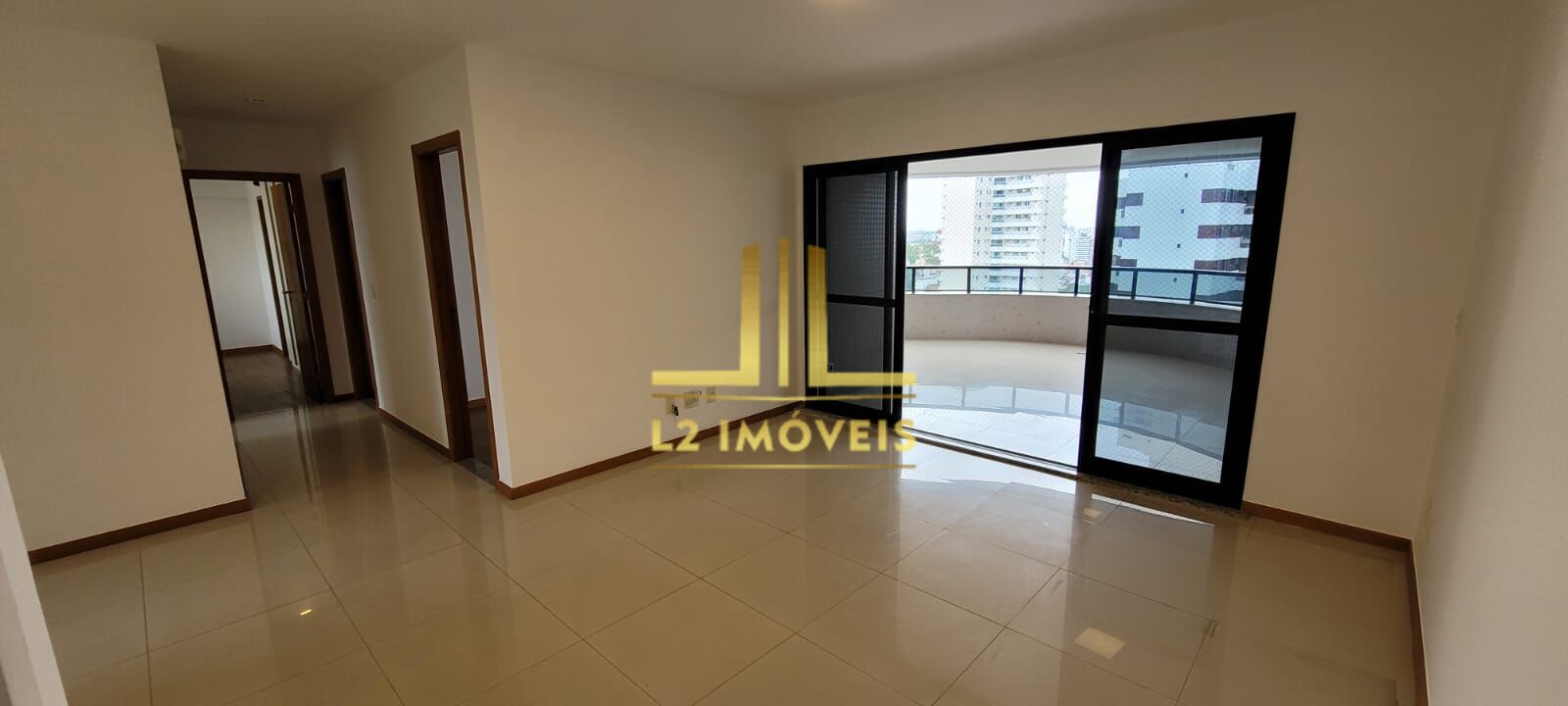 Apartamento para alugar com 4 quartos, 150m² - Foto 2