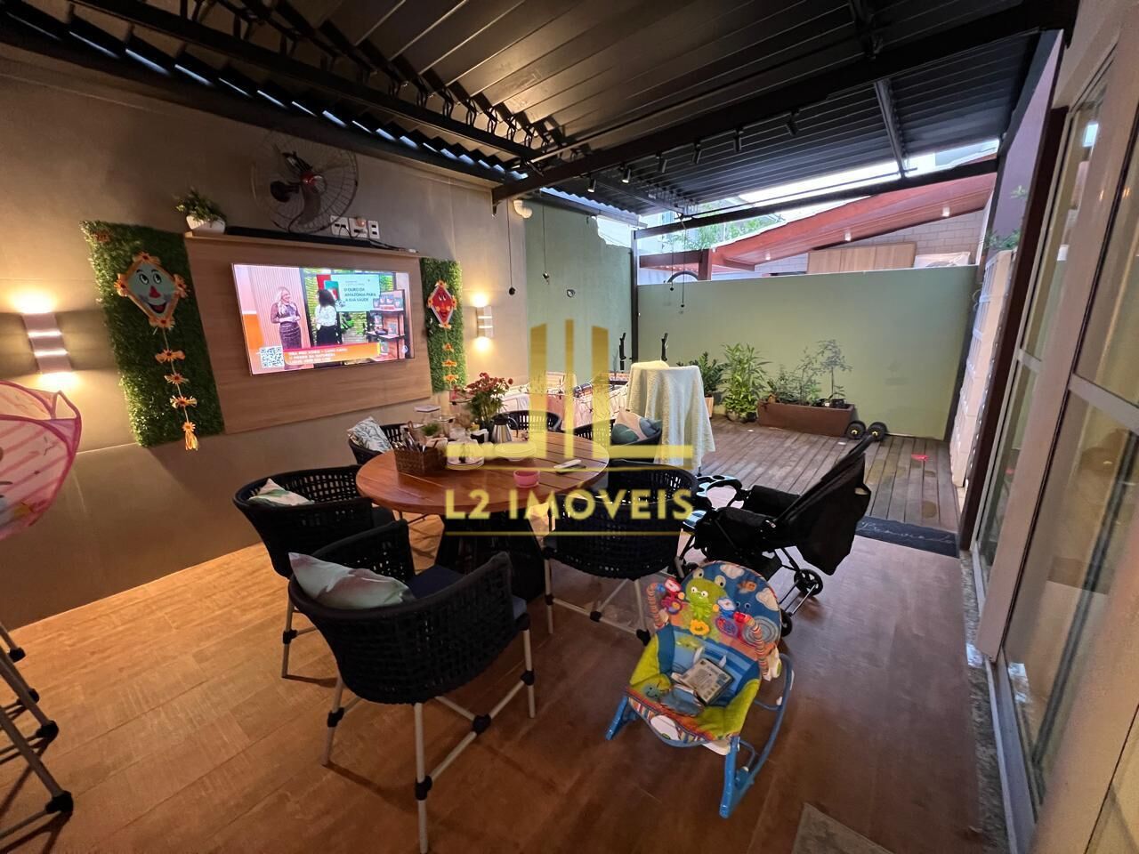Casa à venda com 4 quartos, 177m² - Foto 4