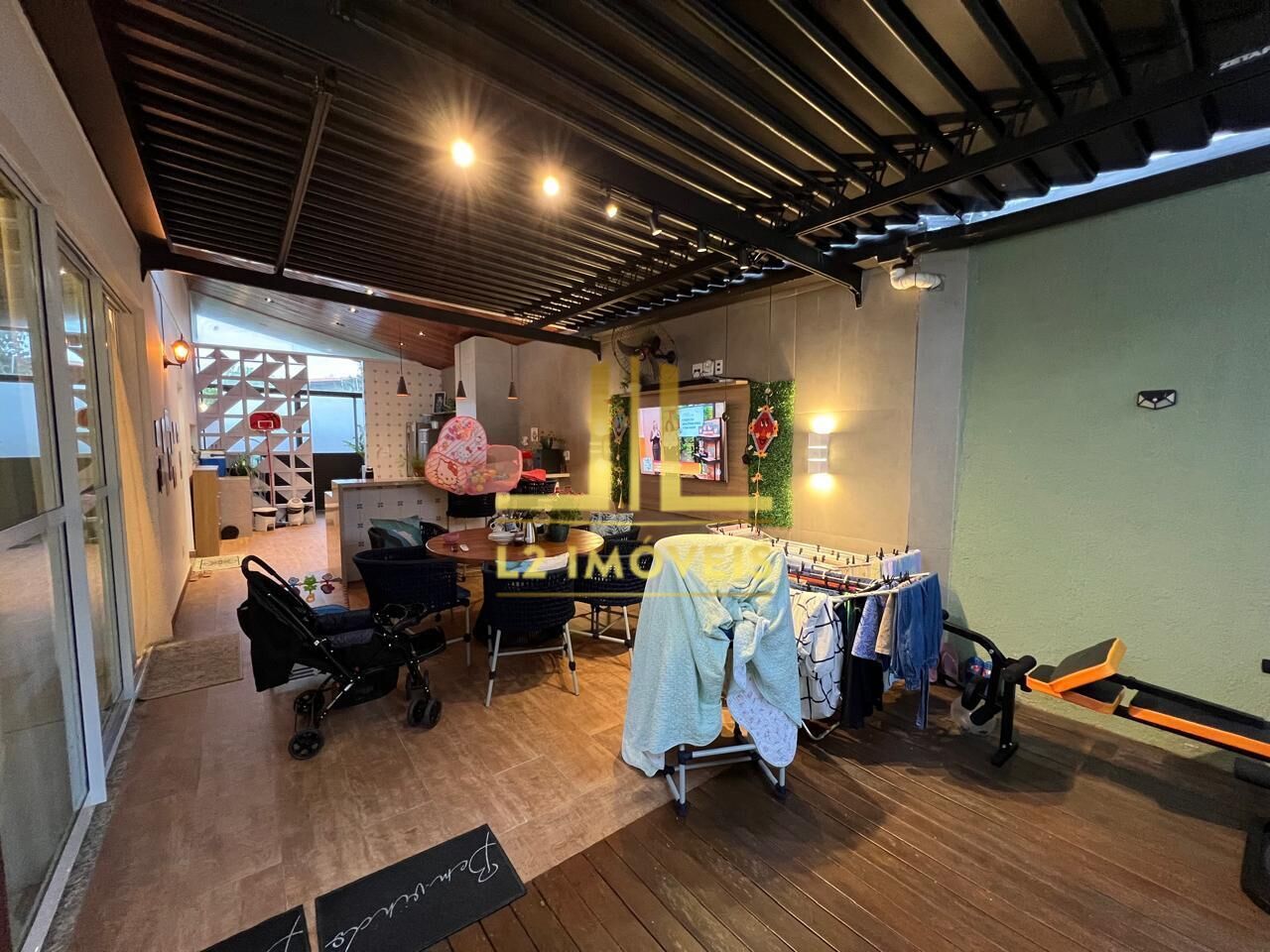 Casa à venda com 4 quartos, 177m² - Foto 3