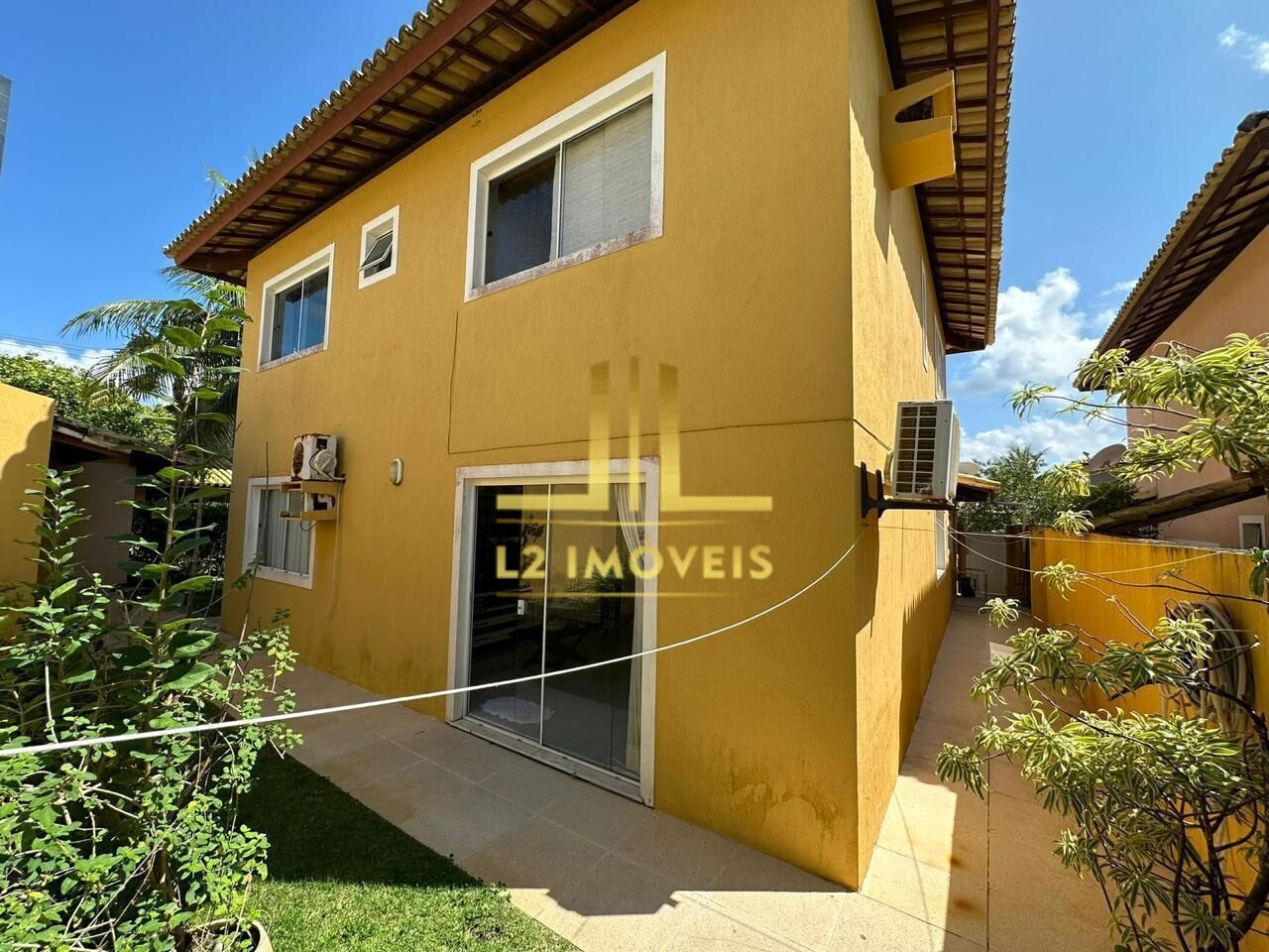 Casa à venda com 4 quartos, 209m² - Foto 2