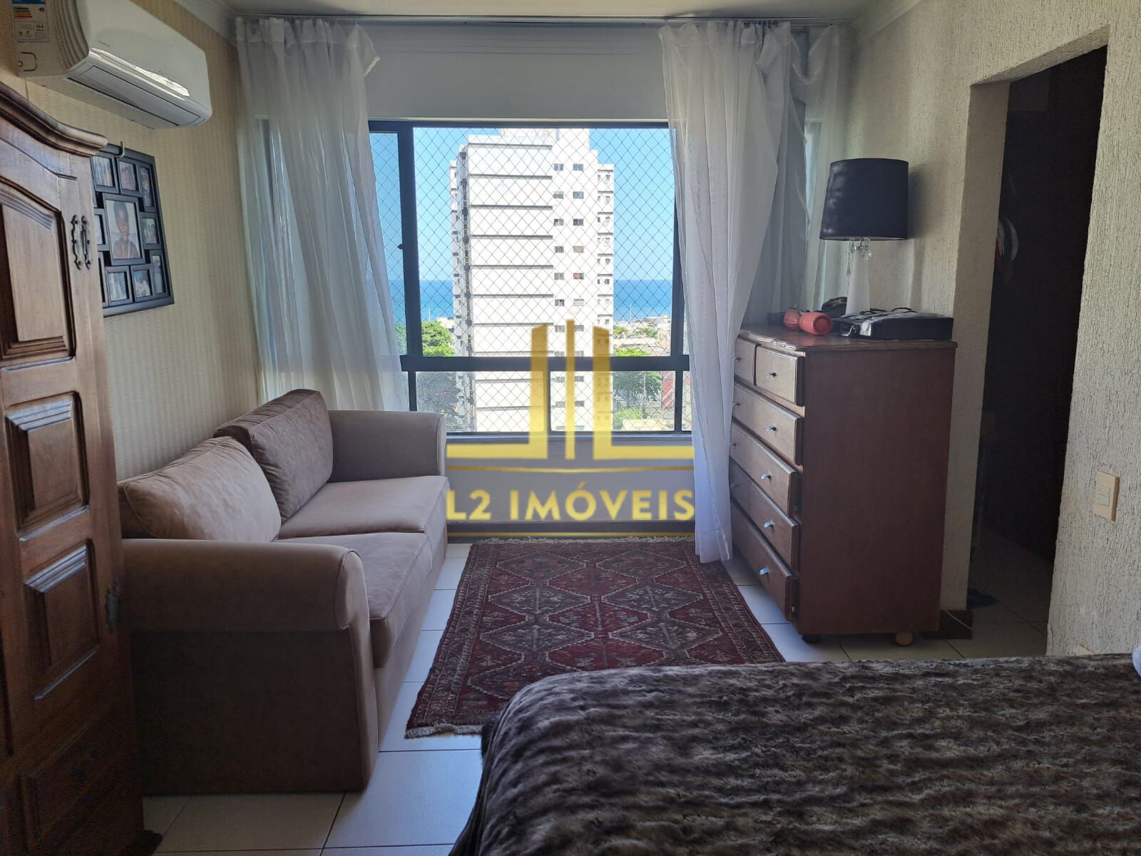 Apartamento à venda com 4 quartos, 211m² - Foto 2