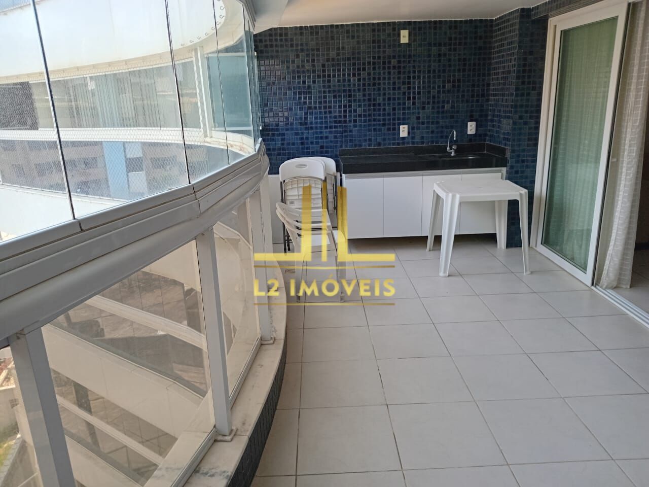 Apartamento à venda com 1 quarto, 65m² - Foto 2