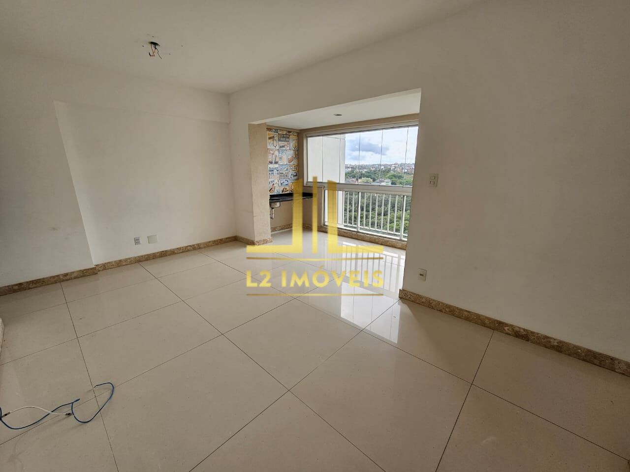 Apartamento à venda com 3 quartos, 80m² - Foto 2