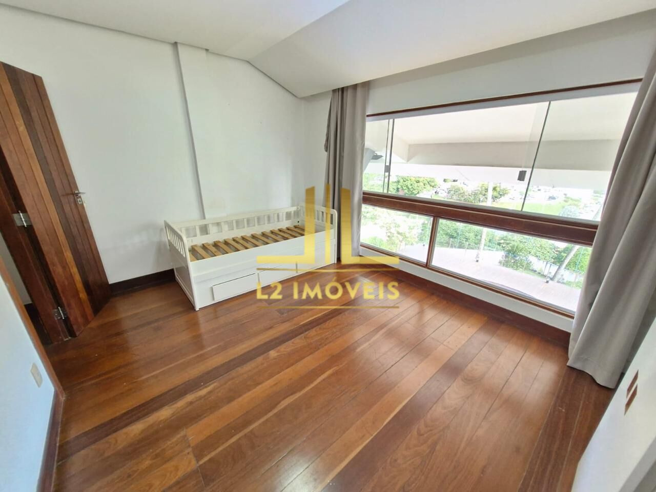 Casa à venda com 4 quartos, 560m² - Foto 8