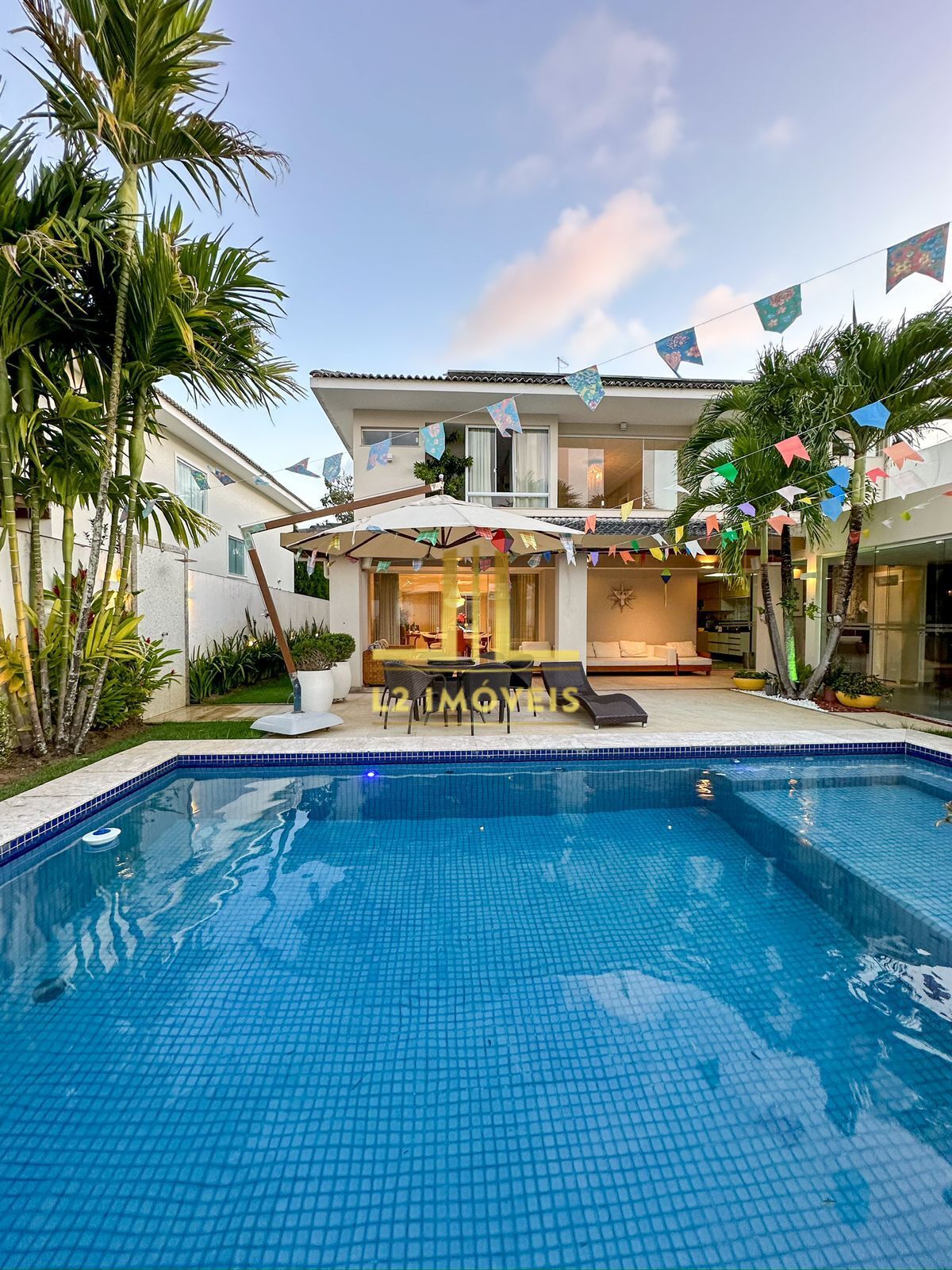 Casa, 4 quartos, 349 m² - Foto 1