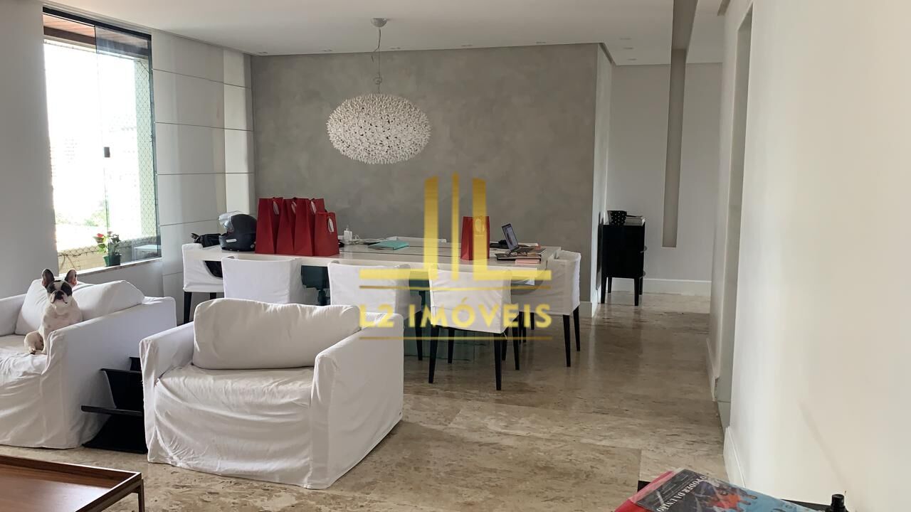 Apartamento à venda com 4 quartos, 200m² - Foto 2