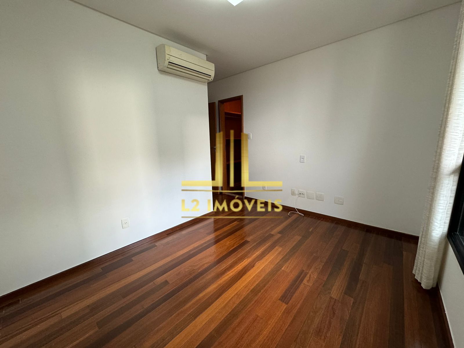 Apartamento à venda com 4 quartos, 236m² - Foto 9