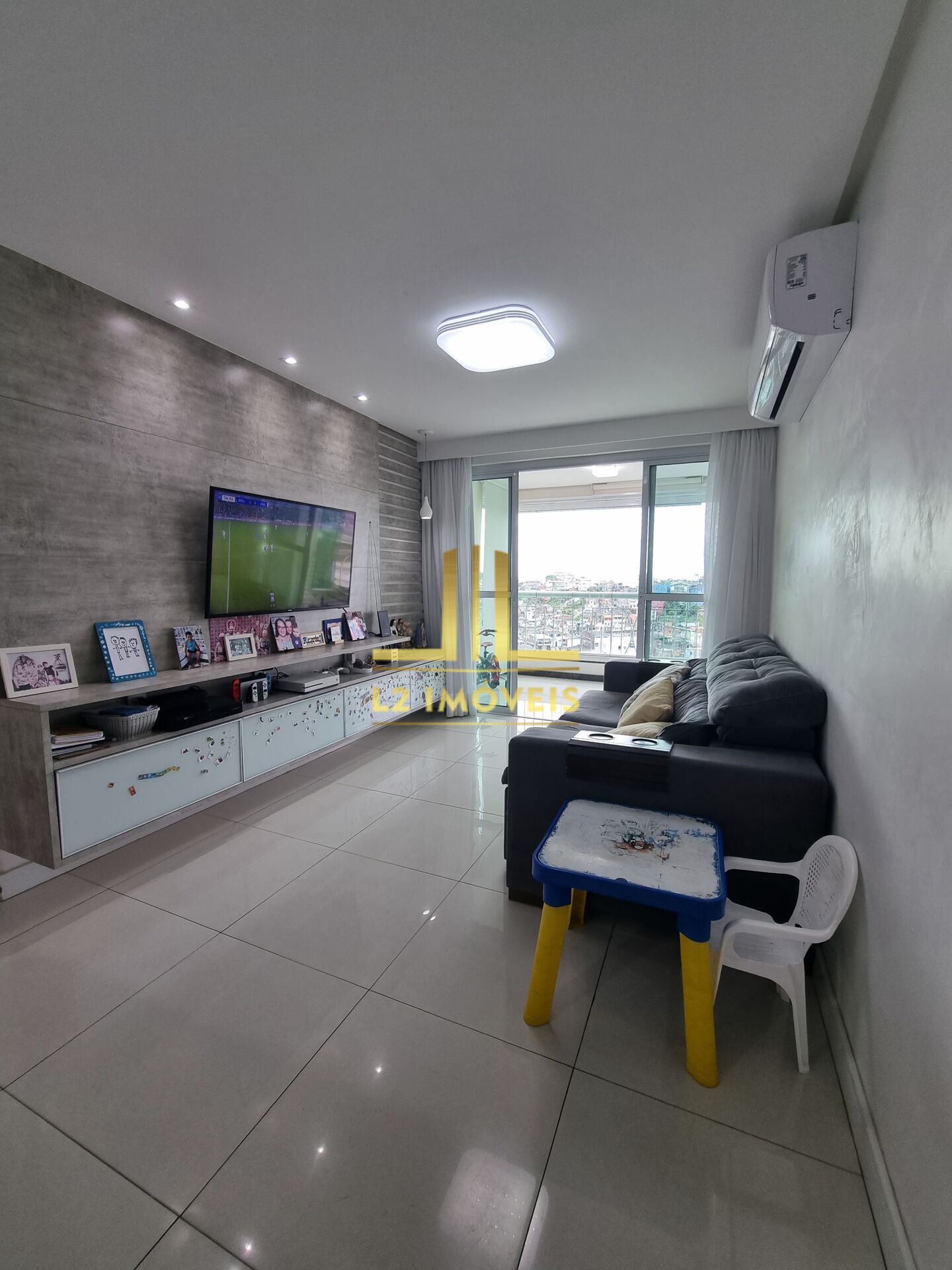 Apartamento à venda com 2 quartos, 75m² - Foto 3