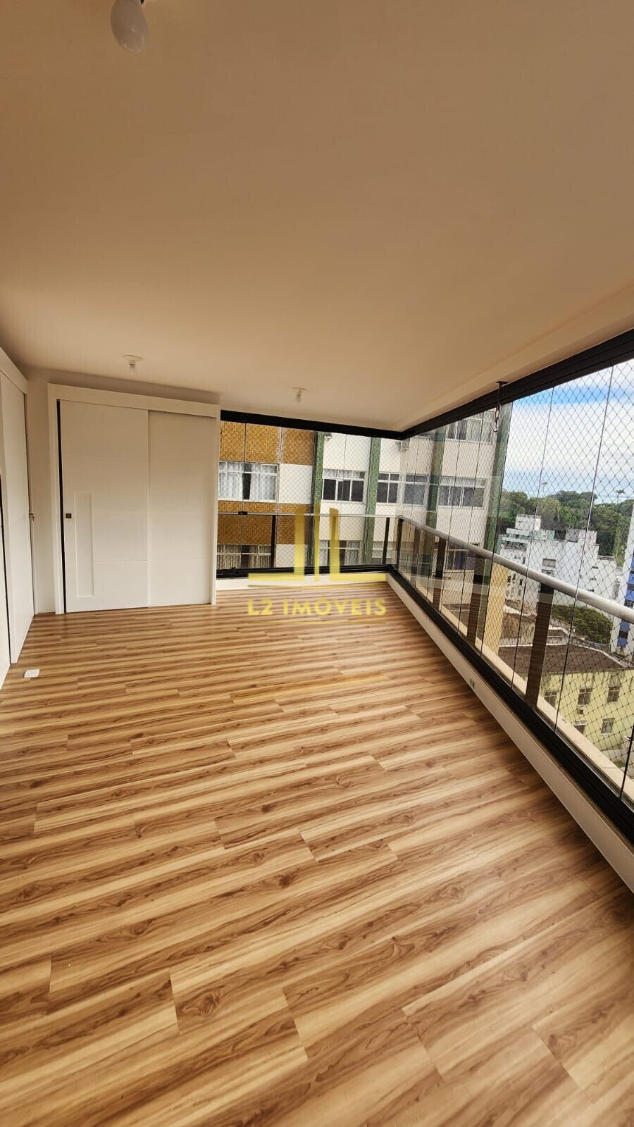 Apartamento à venda com 2 quartos, 98m² - Foto 3