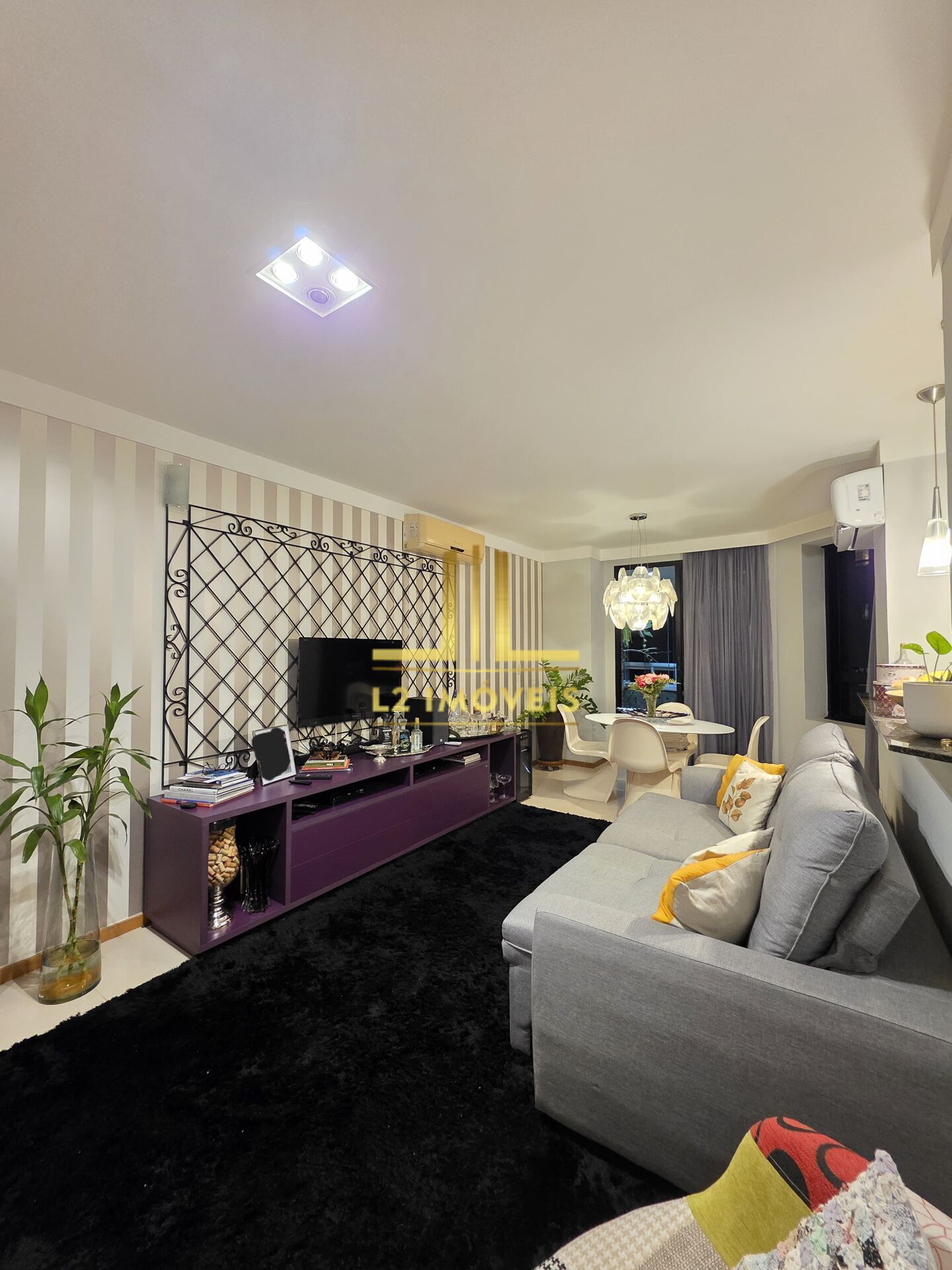 Apartamento à venda com 2 quartos, 85m² - Foto 1