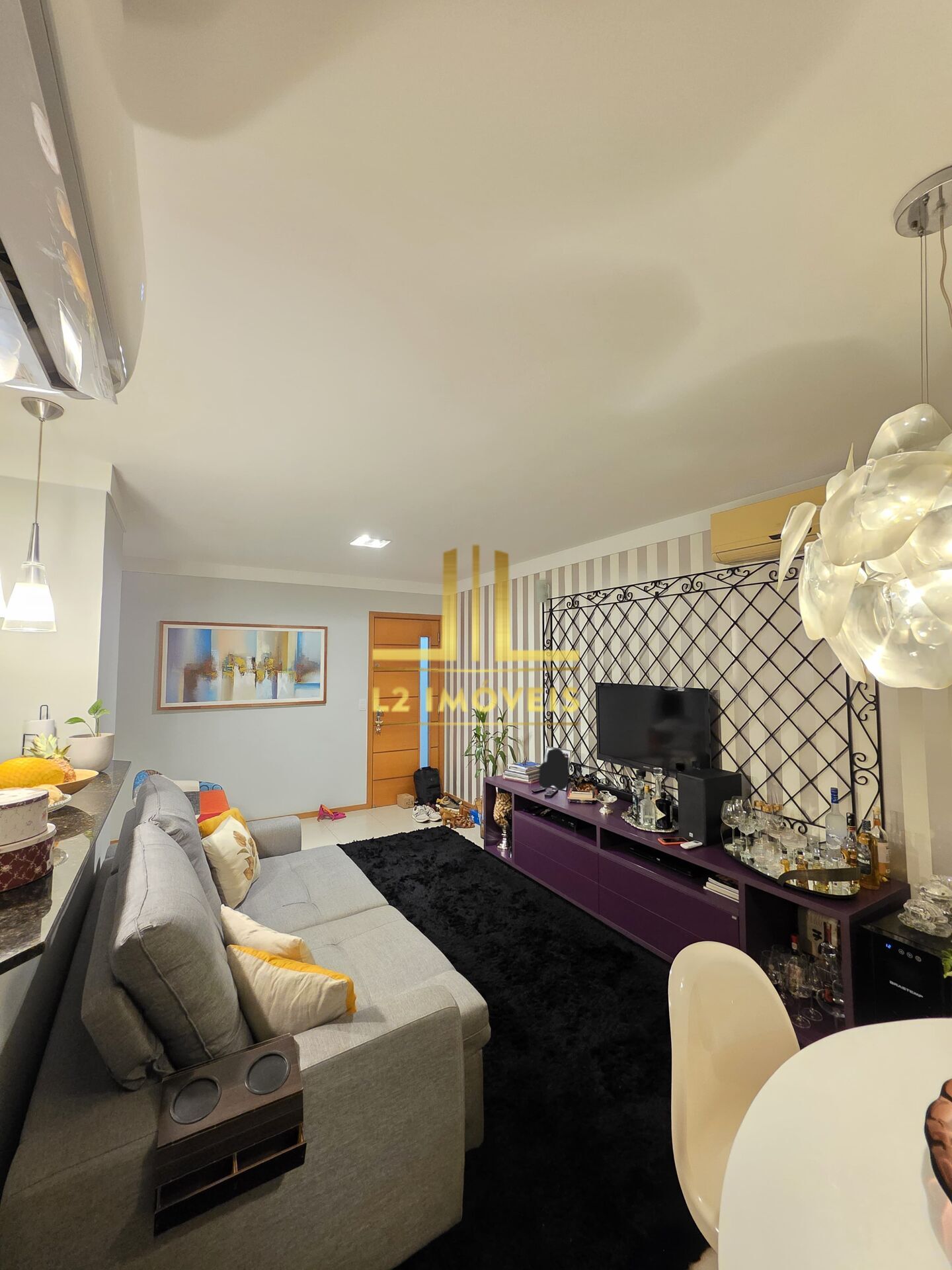 Apartamento à venda com 2 quartos, 85m² - Foto 2