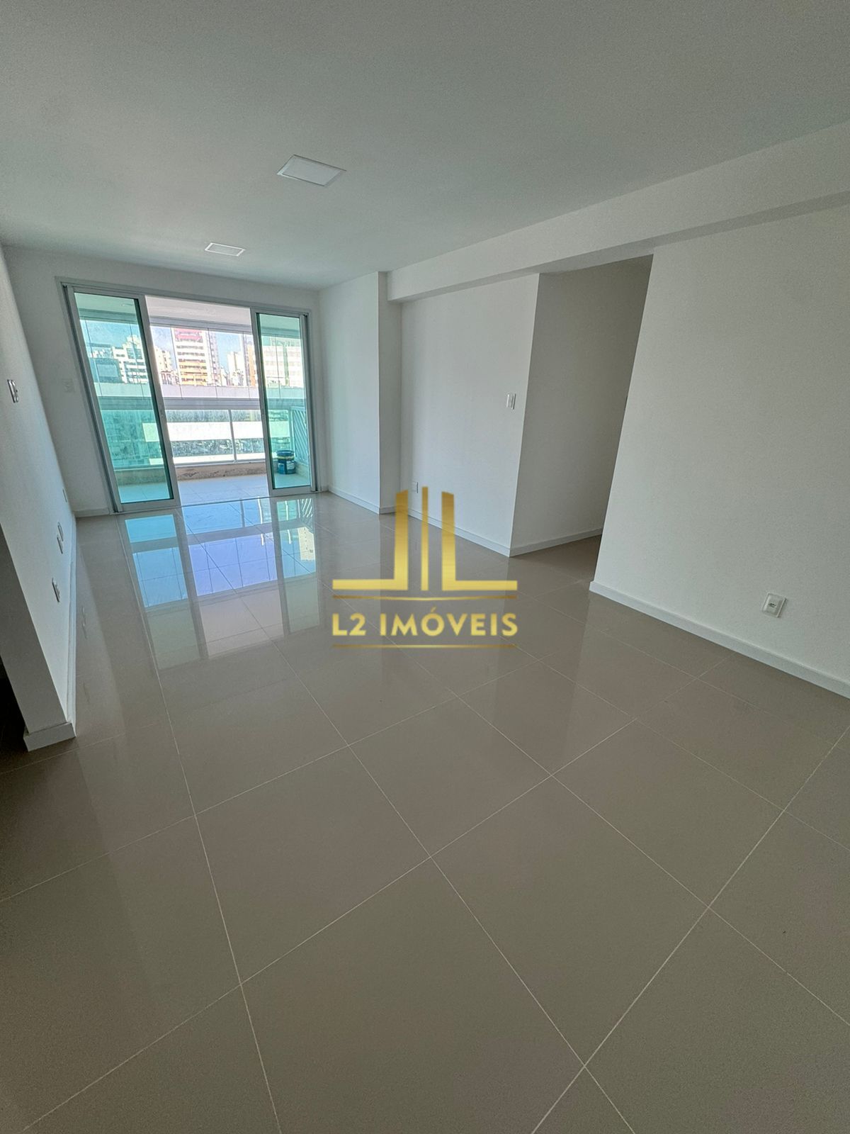 Apartamento à venda com 3 quartos, 126m² - Foto 1