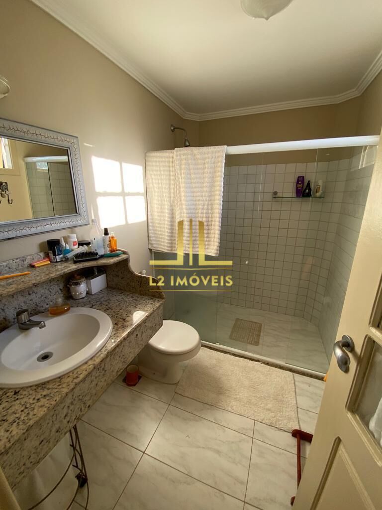Casa à venda com 7 quartos, 300m² - Foto 44